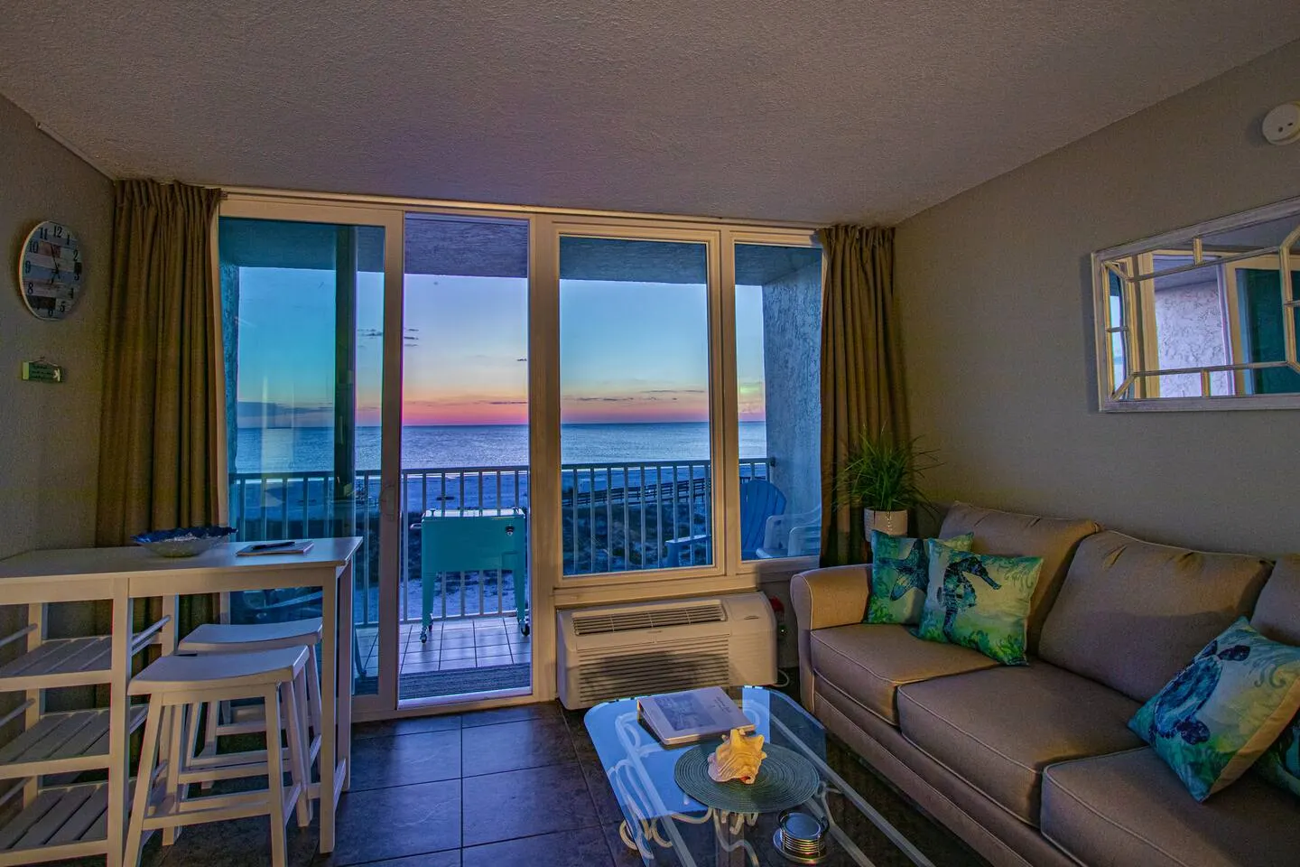 Treasure Island Condo Gulf Views & Heated Pool 13