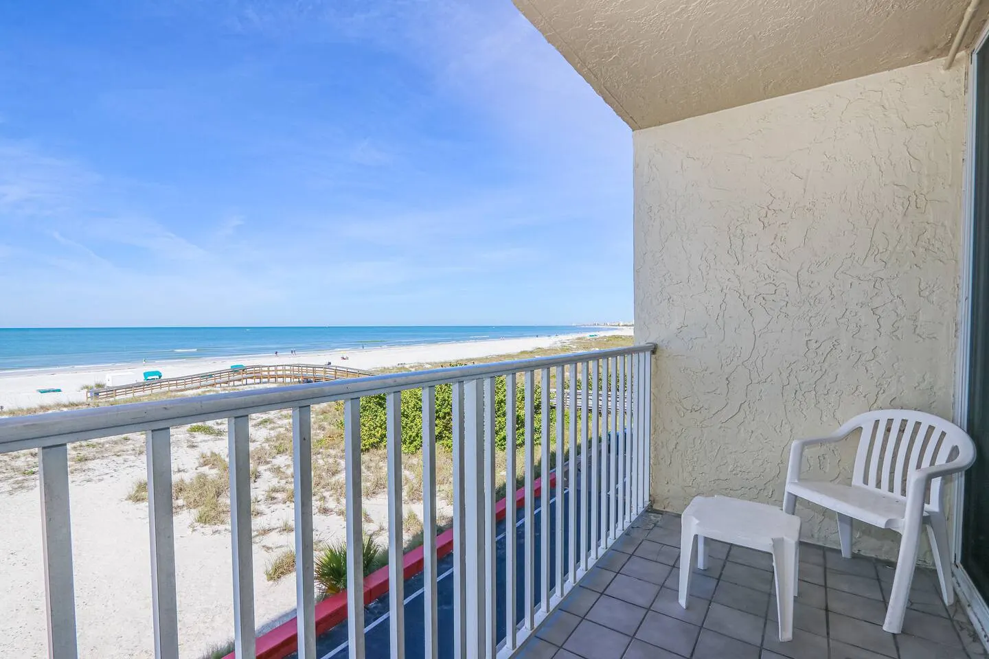 Treasure Island Condo Gulf Views & Heated Pool 15
