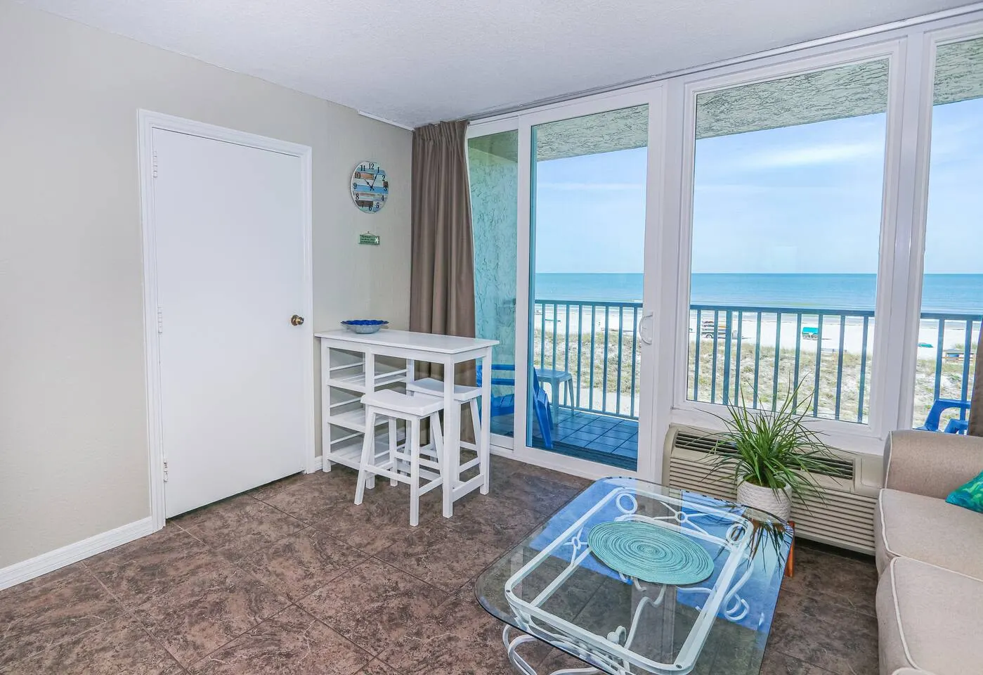 Treasure Island Condo Gulf Views & Heated Pool 8