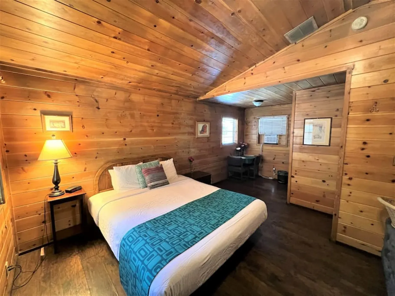 Spacious Room with Jetted - Bear Manor #4 2