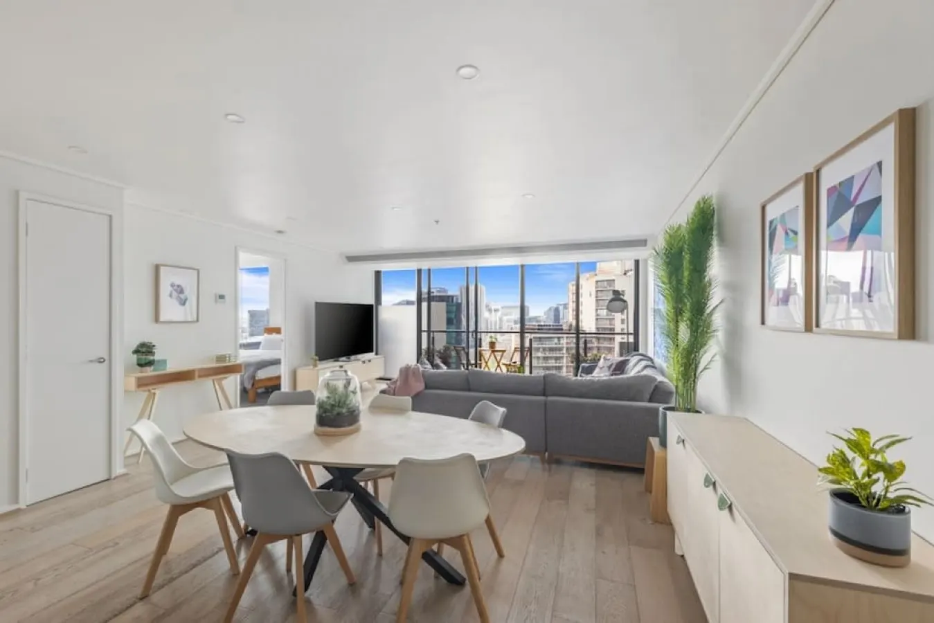 Amelia- Penthouse style 3bed/2bath Melbourne Home 2