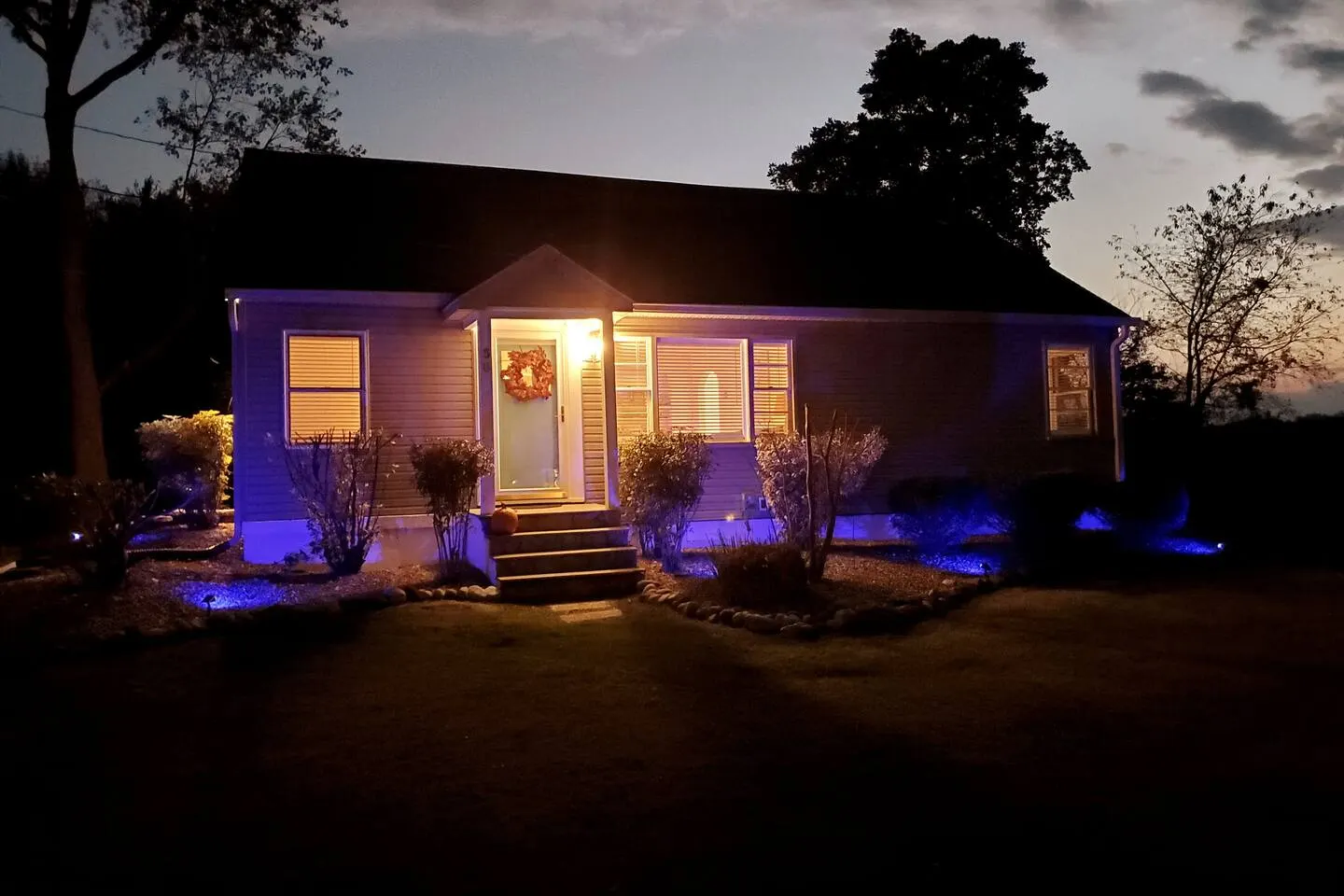 Lighthouse Cottage- Pet Friendly & Close to beach 11