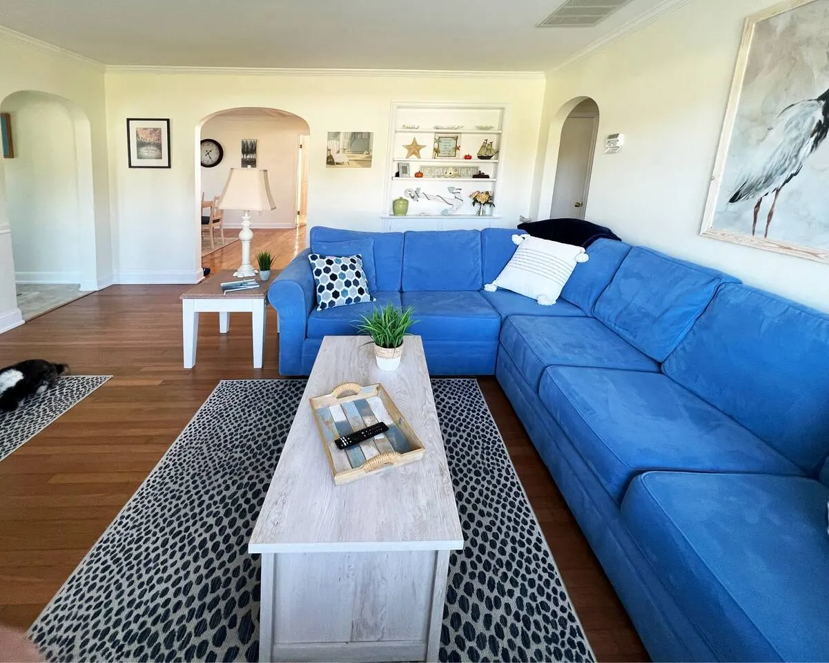 Lighthouse Cottage- Pet Friendly & Close to beach 18