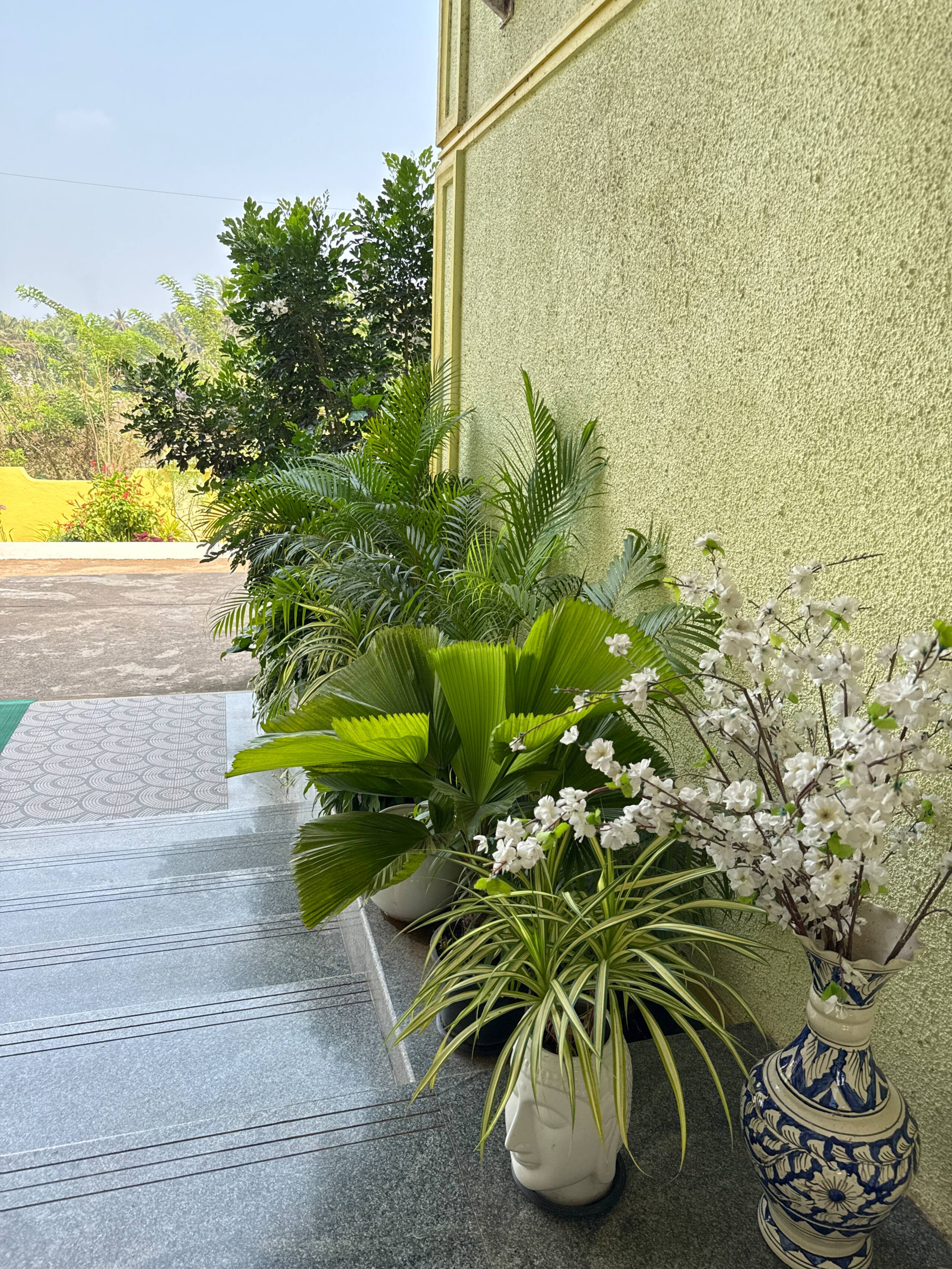 Cozy Garden View Room – Beachside 20
