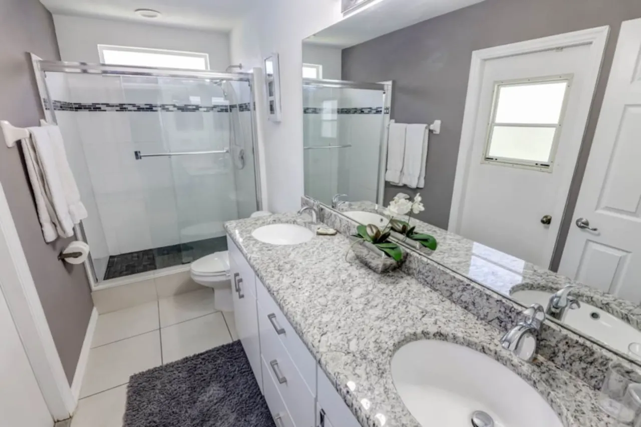 Charming 4-Bedroom Villa in Southern Dunes Golf & Country Club! 16