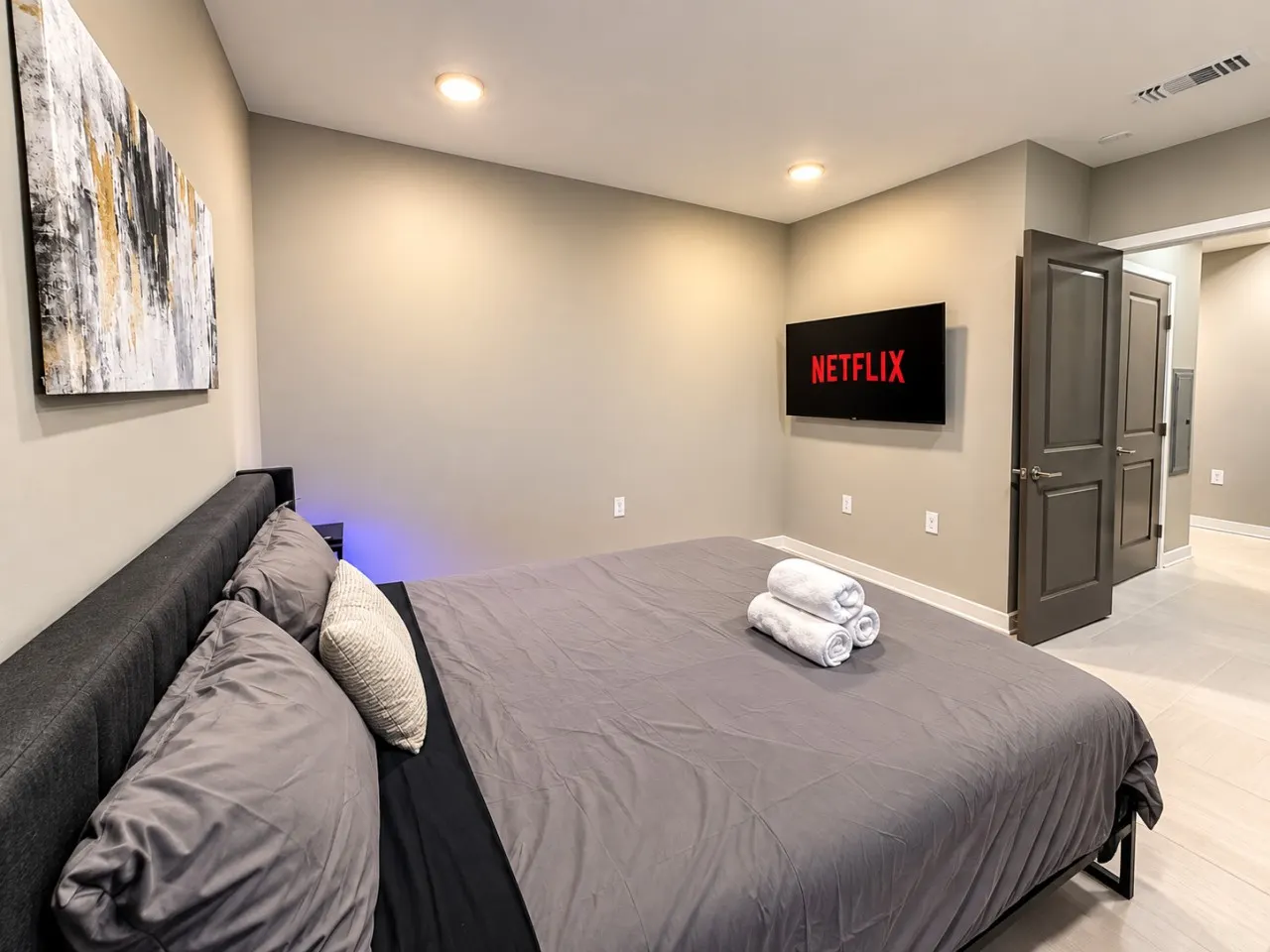 Magic City Nights King + Queen 2BR 12