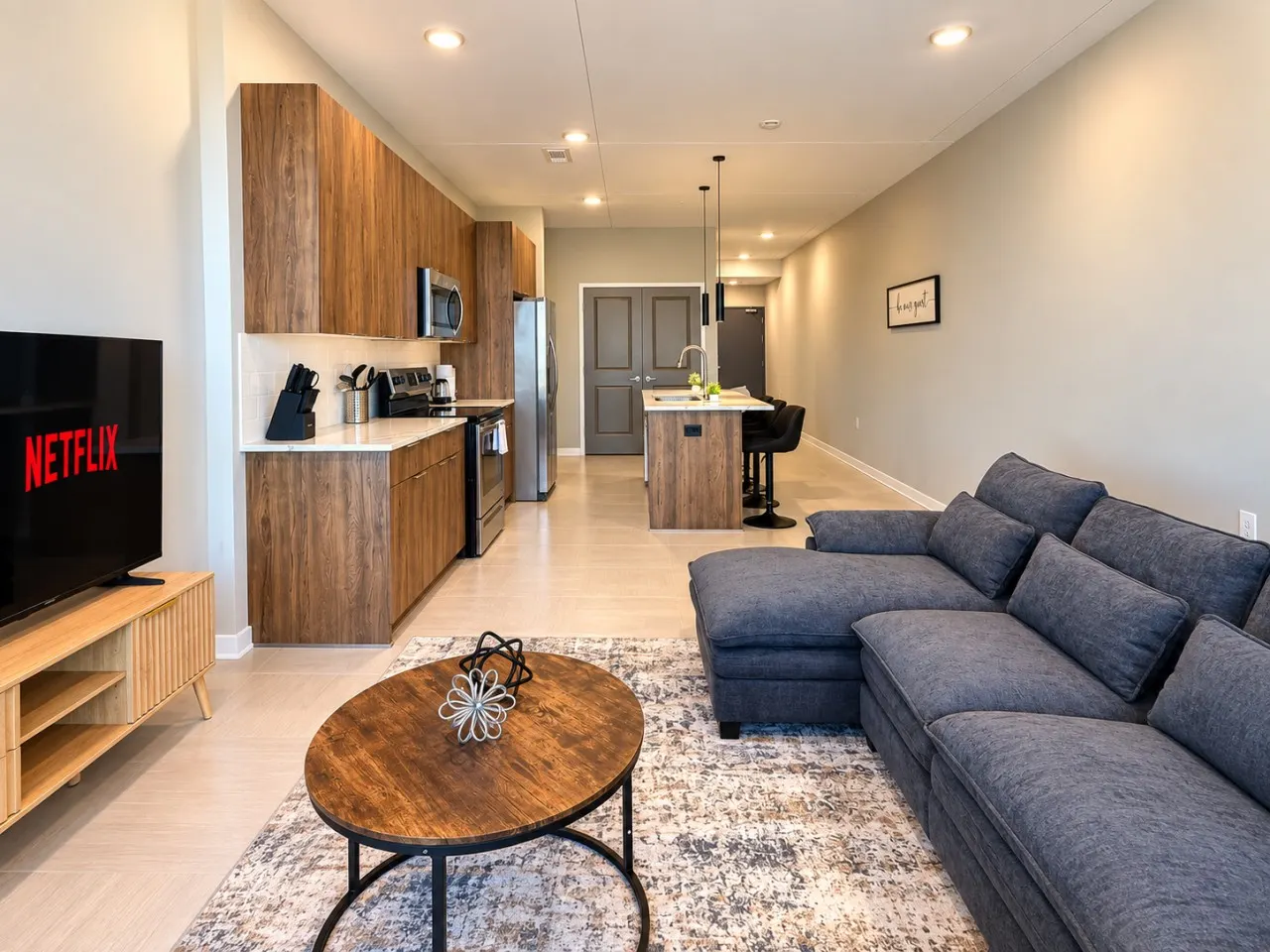 Magic City Nights King + Queen 2BR 4