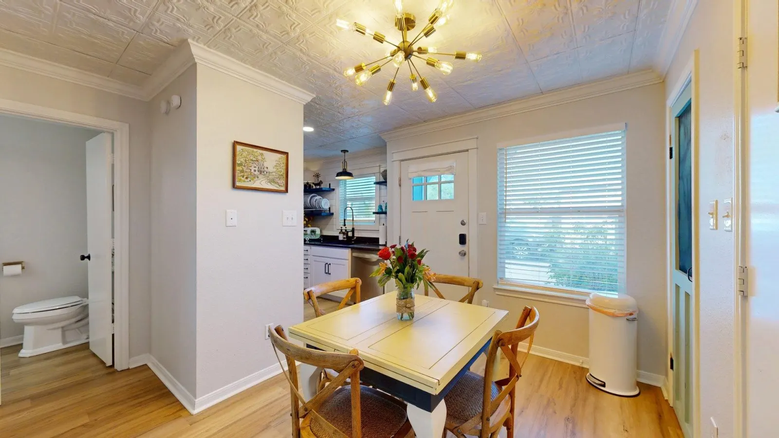 Central Cottage Charm - Pet Friendly! Very Clean! 9