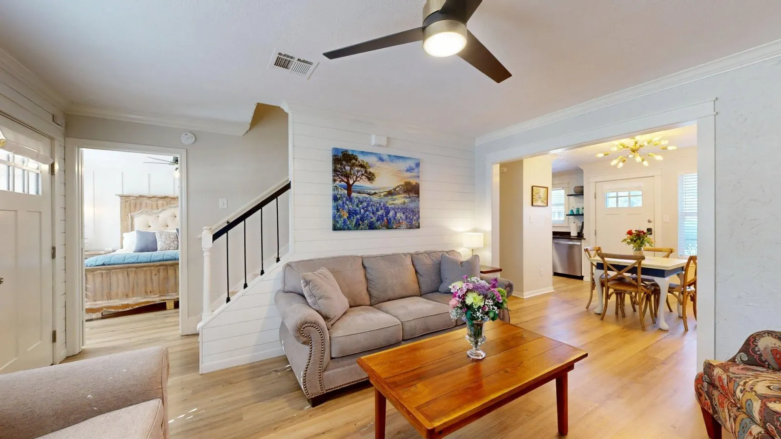 Central Cottage Charm - Pet Friendly! Very Clean! 11