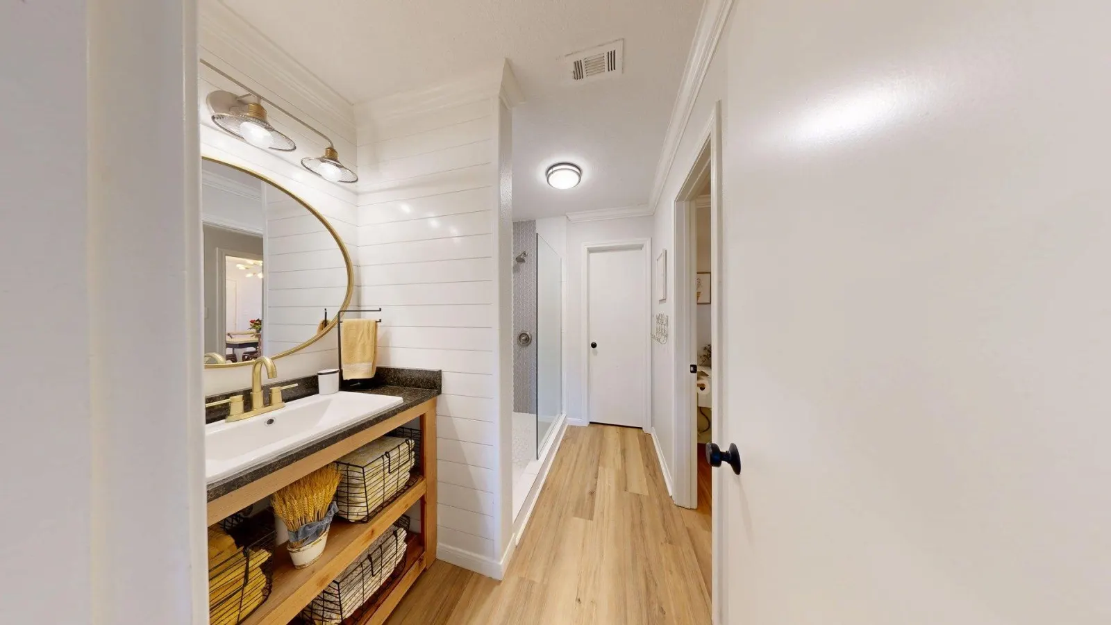 Central Cottage Charm - Pet Friendly! Very Clean! 17