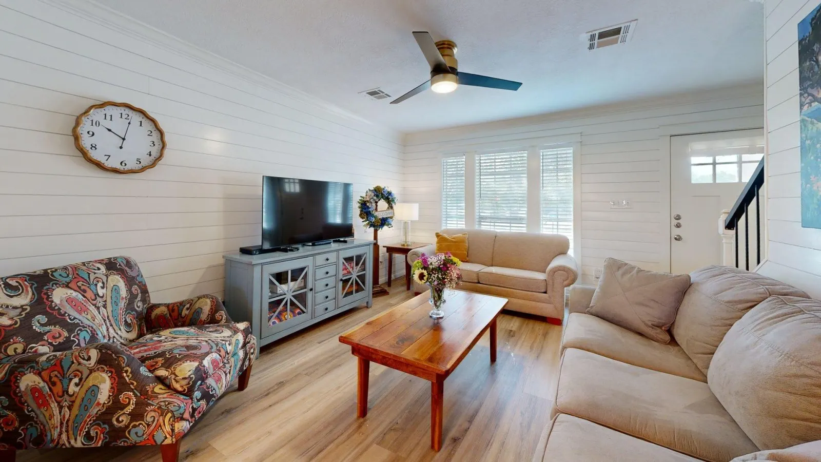 Central Cottage Charm - Pet Friendly! Very Clean! 3