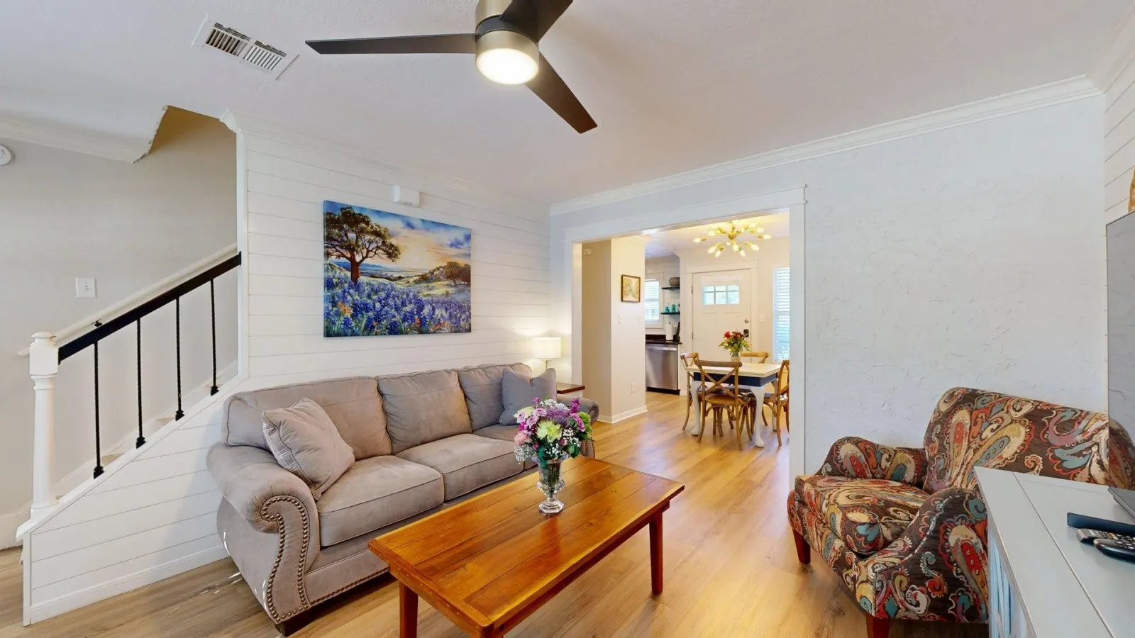 Central Cottage Charm - Pet Friendly! Very Clean! 4