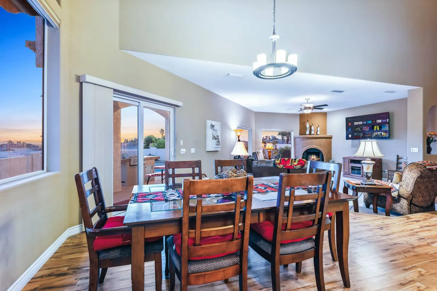 Luxury Golf Course & Lake Views Pool 4bd BBQ 14