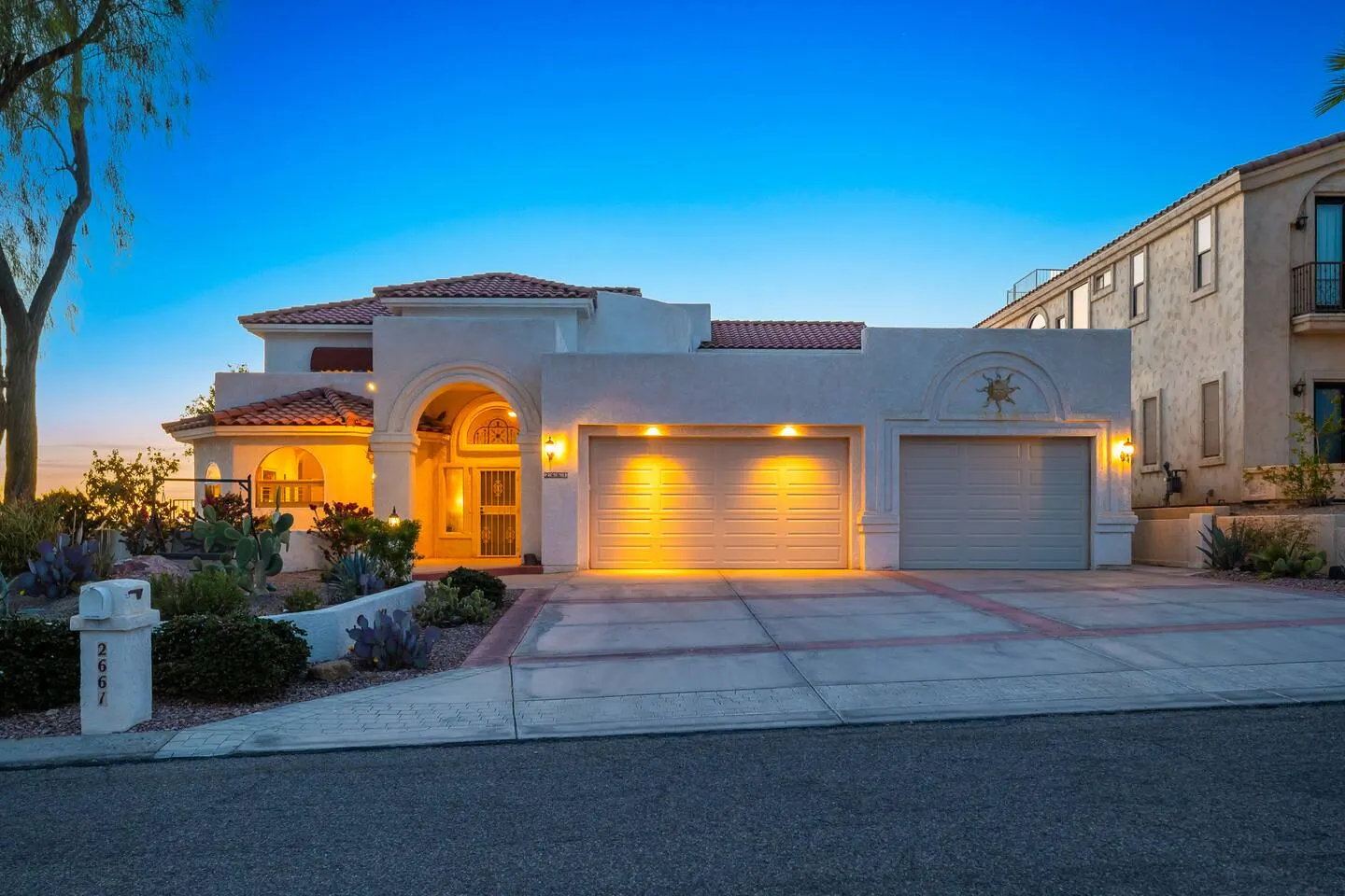 Luxury Golf Course & Lake Views Pool 4bd BBQ 7