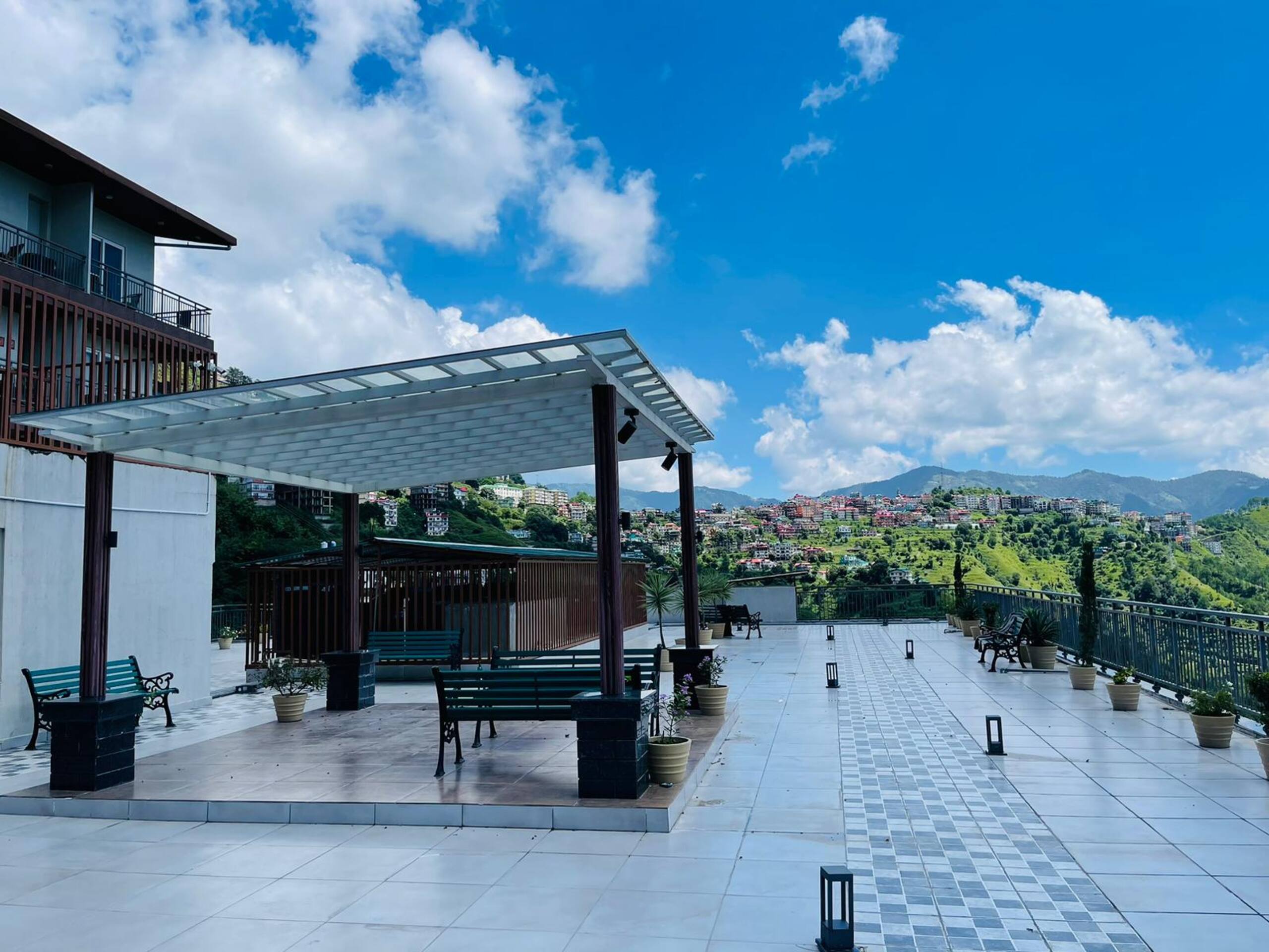 Cliffton Valley Vista+1BHK Valley view+AC+Balcony 7