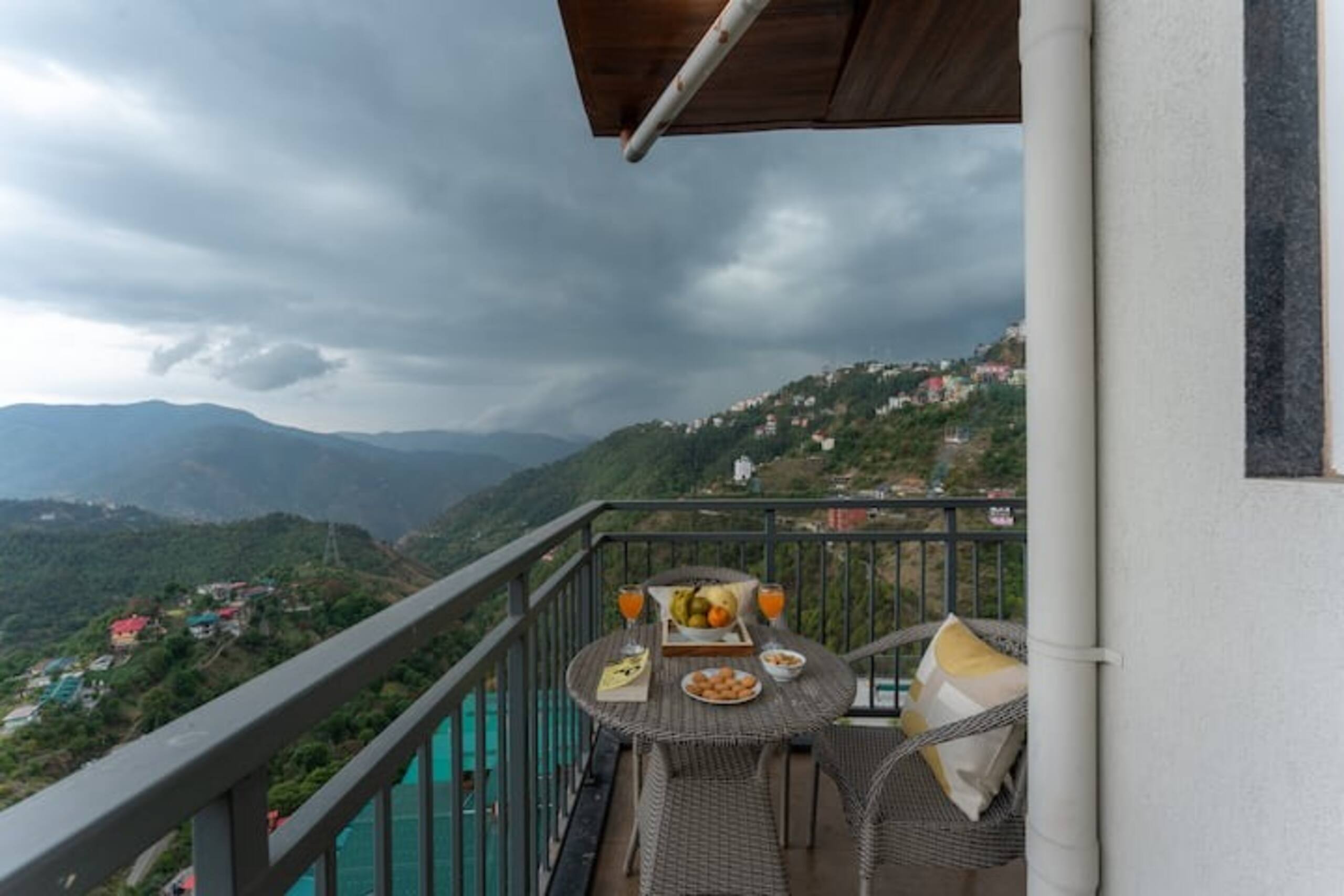 Cliffton Valley Vista+1BHK Valley view+AC+Balcony 23
