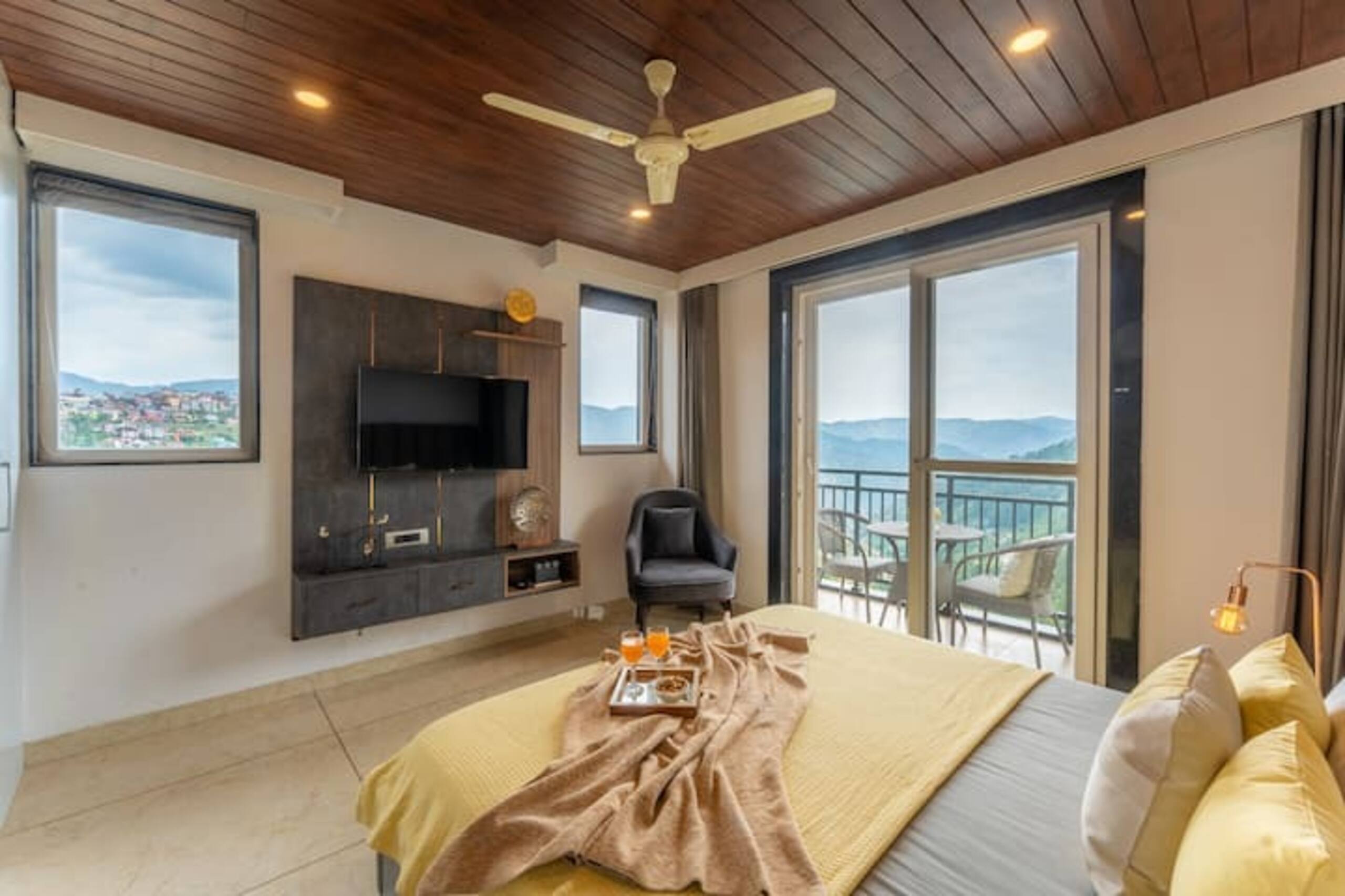 Cliffton Valley Vista+1BHK Valley view+AC+Balcony — photo 5
