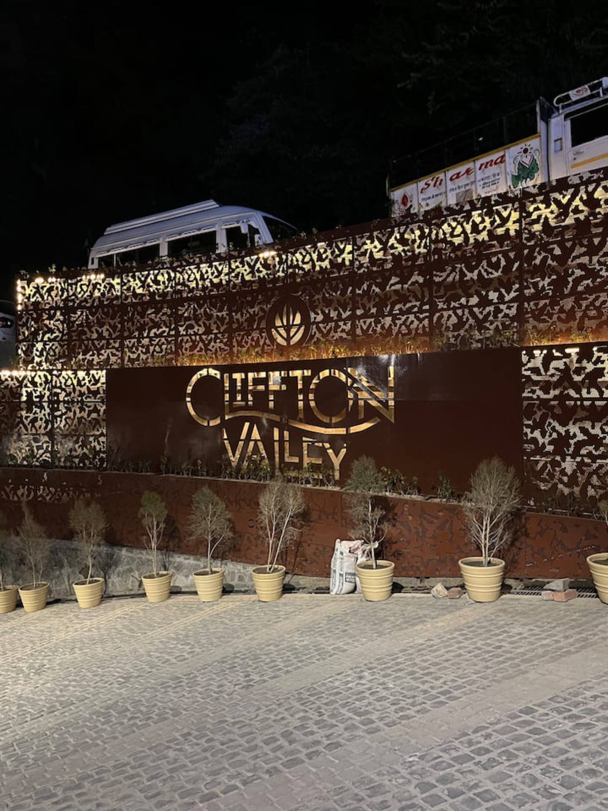 Cliffton Valley Vista+1BHK Valley view+AC+Balcony 29