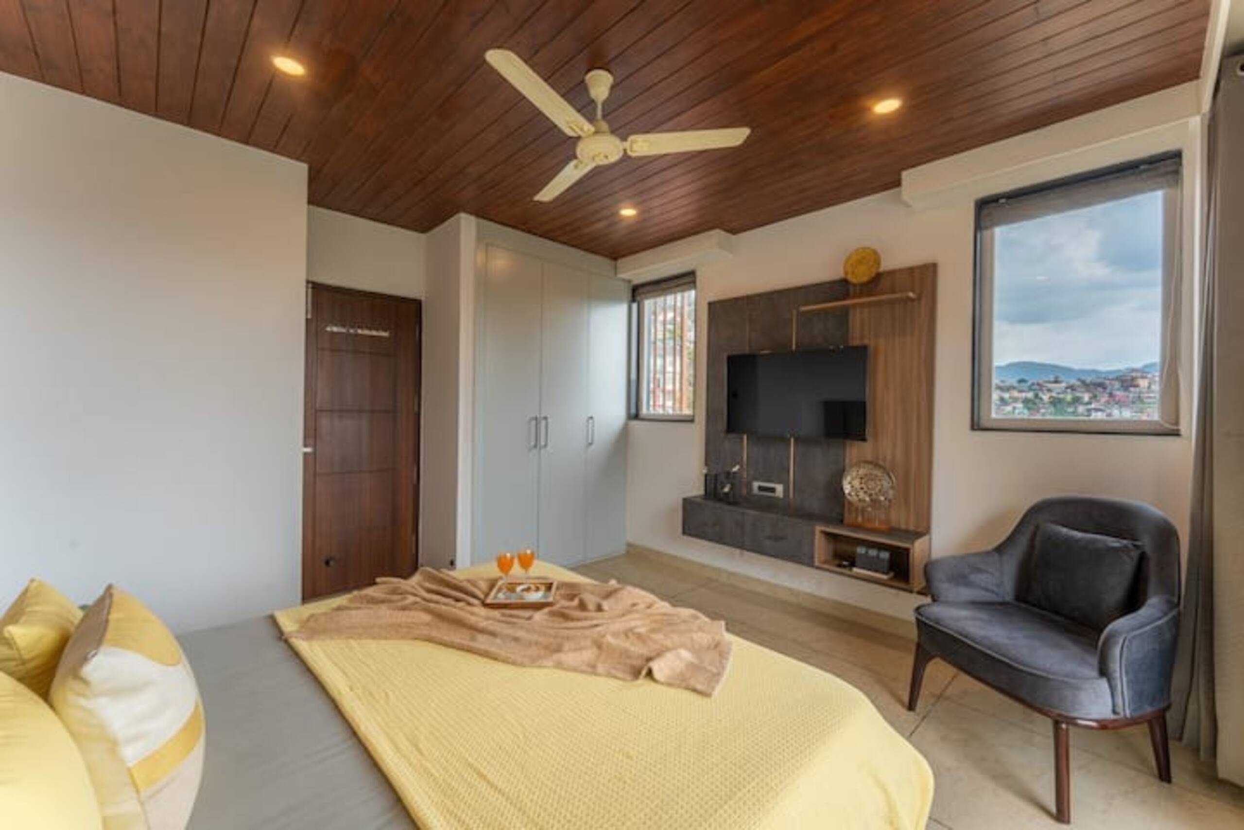 Cliffton Valley Vista+1BHK Valley view+AC+Balcony 16