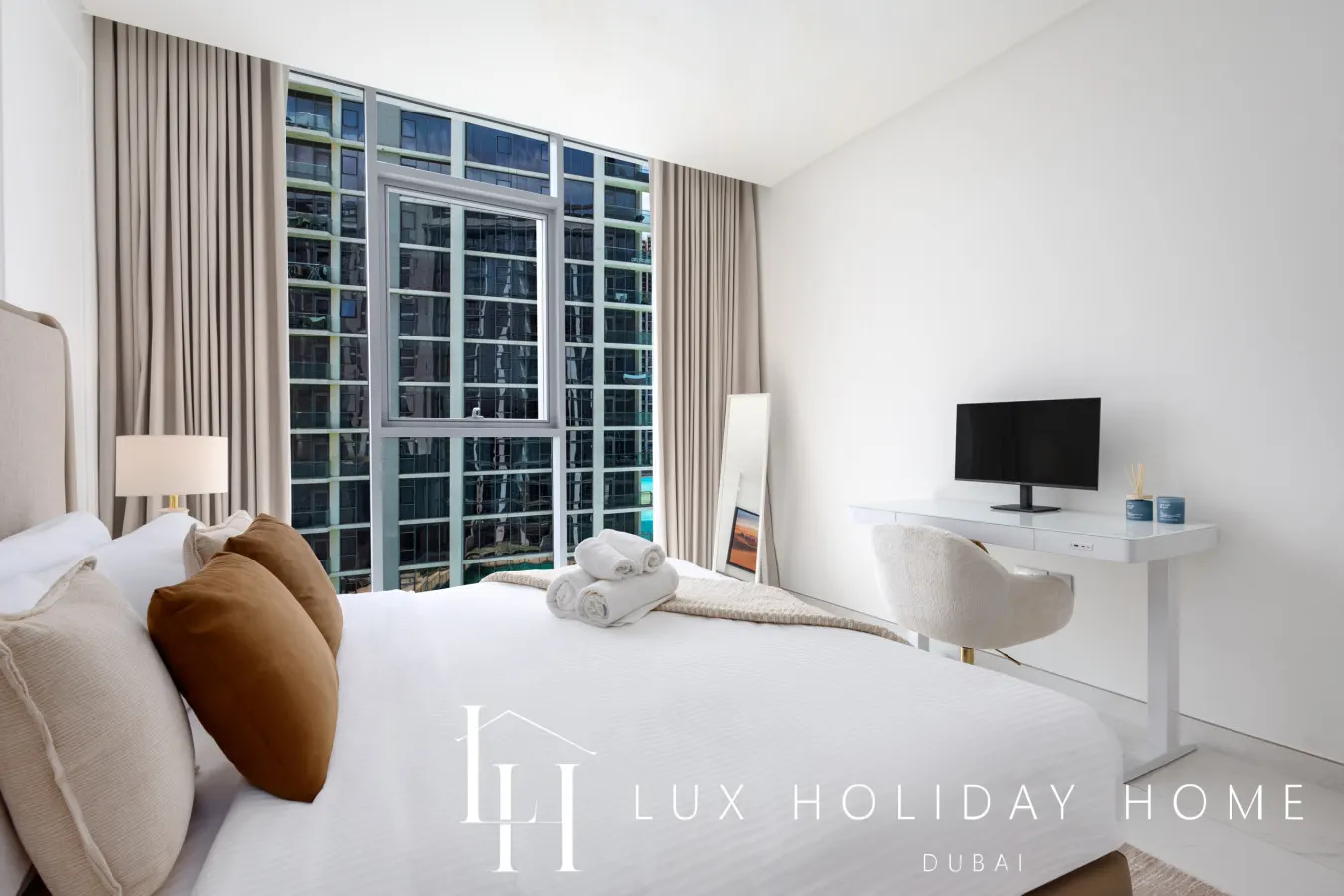 LUX 2BR Lagoon View – District One, 10–15 min Burj Khalifa 11