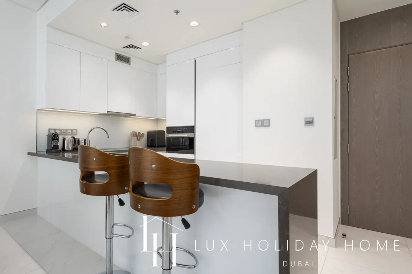LUX 2BR Lagoon View – District One, 10–15 min Burj Khalifa 20