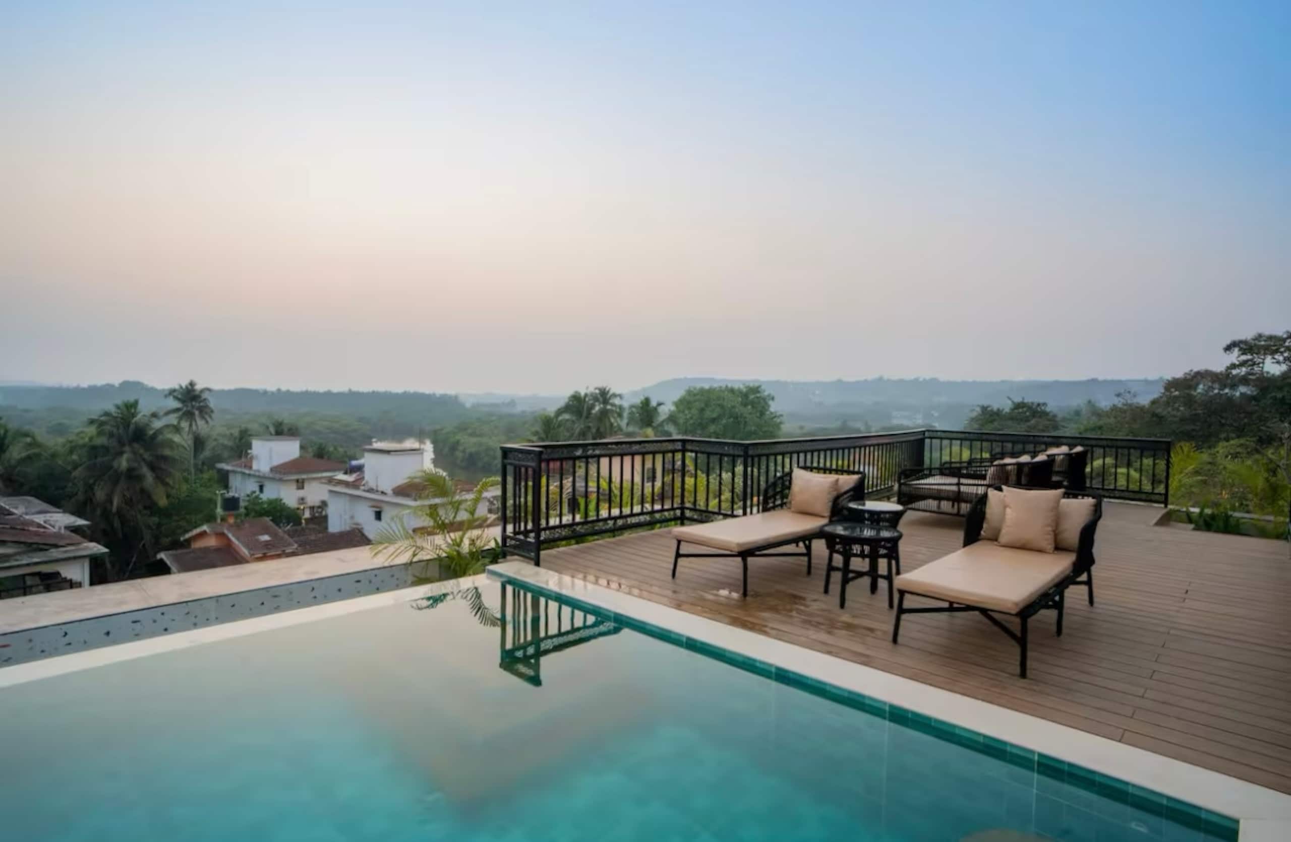 Lux 1BHK with Private Jacuzzi | Candolim 28