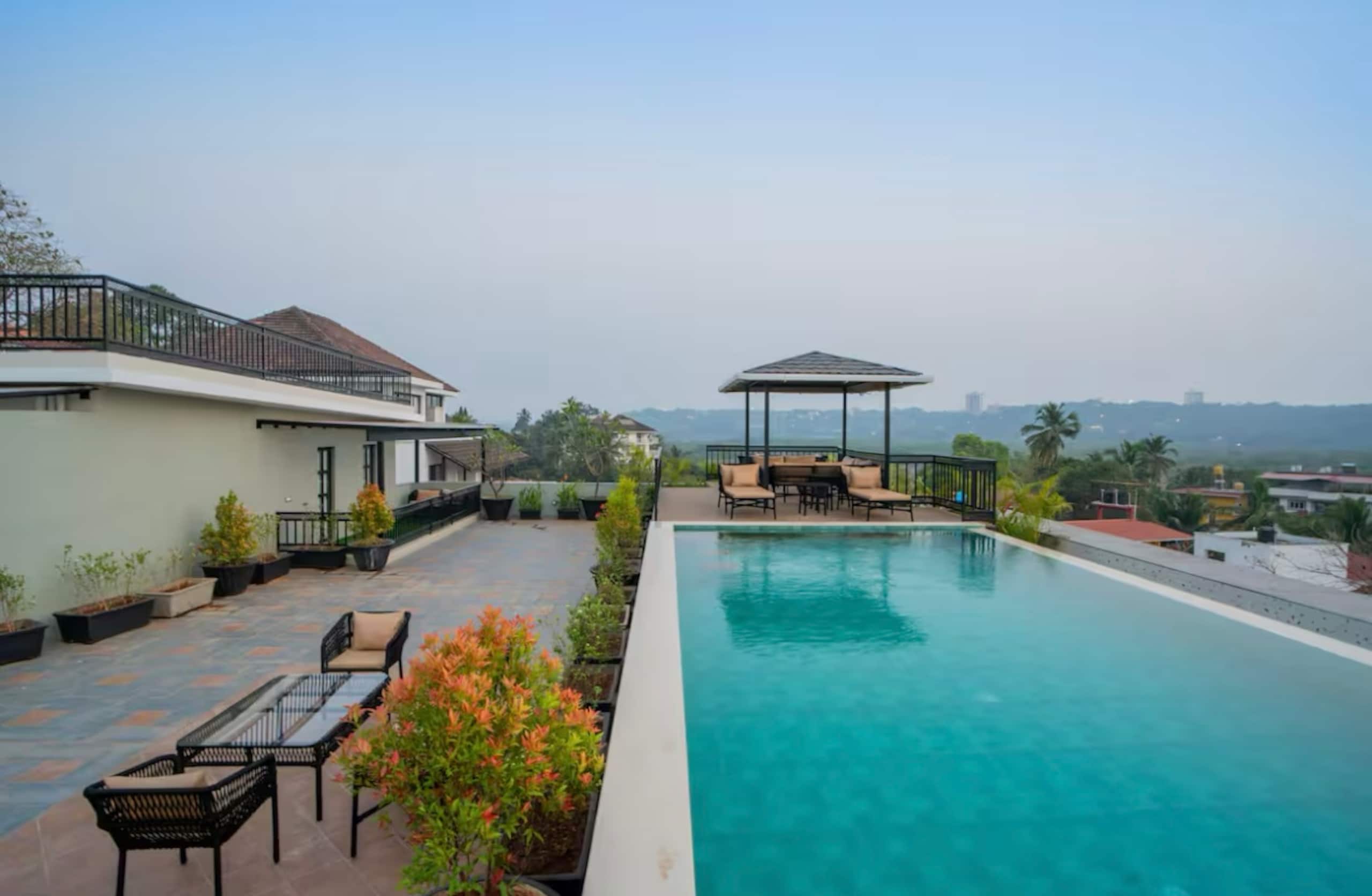 Lux 1BHK with Private Jacuzzi | Candolim 27