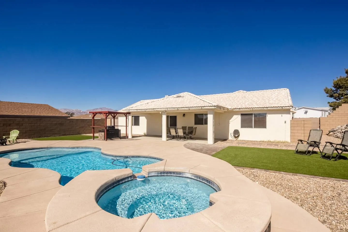 Tropics in Bullhead! Pool | Spa | Mins to Laughlin — photo 4