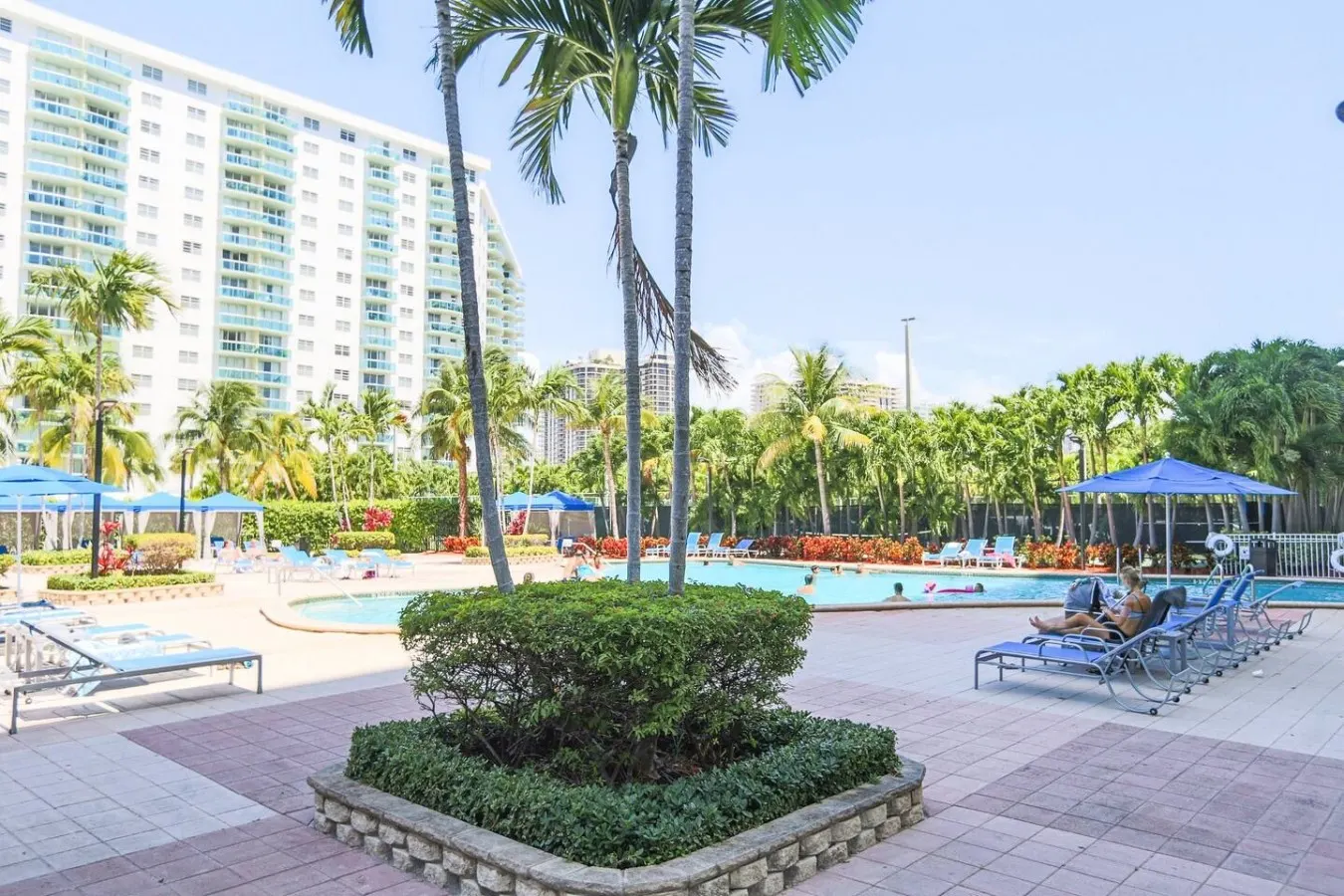 Beachside Oasis Walk Everywhere 11