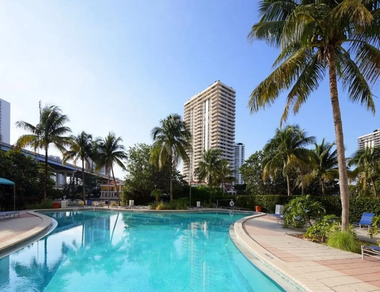 Beachside Oasis Walk Everywhere 13