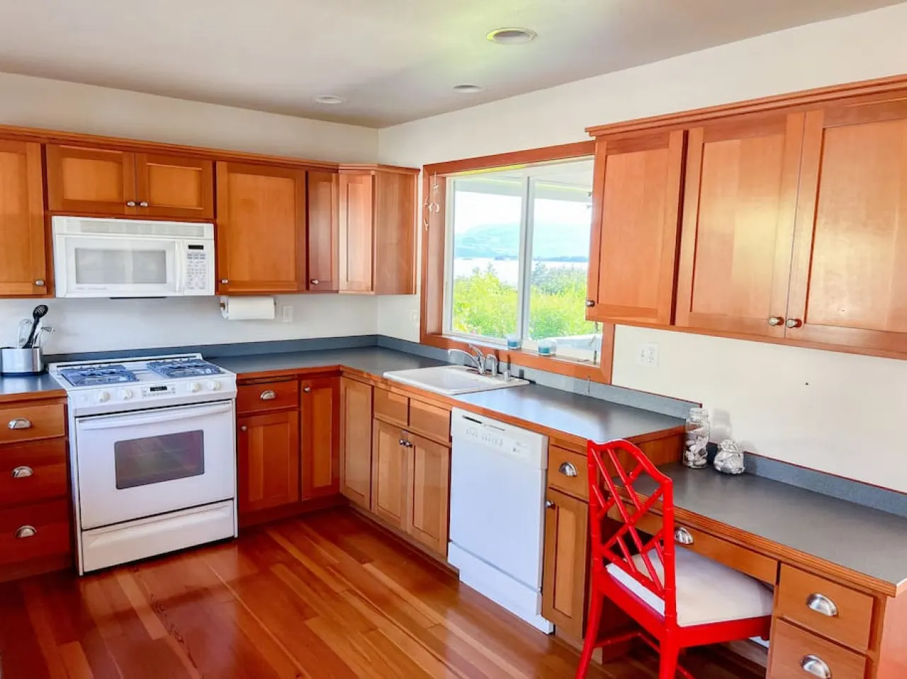 Sunset, Water Views w/Hot Tub, Large Deck, Privacy 15