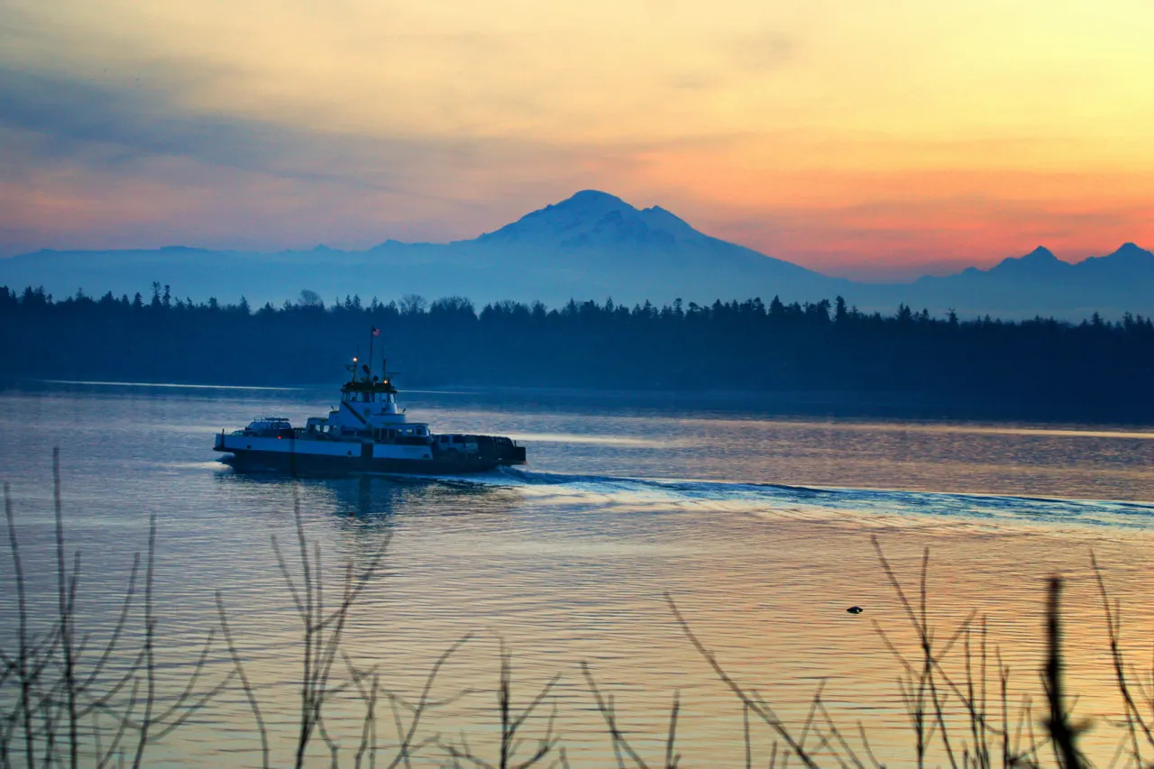 Sunset, Water Views w/Hot Tub, Large Deck, Privacy — photo 5