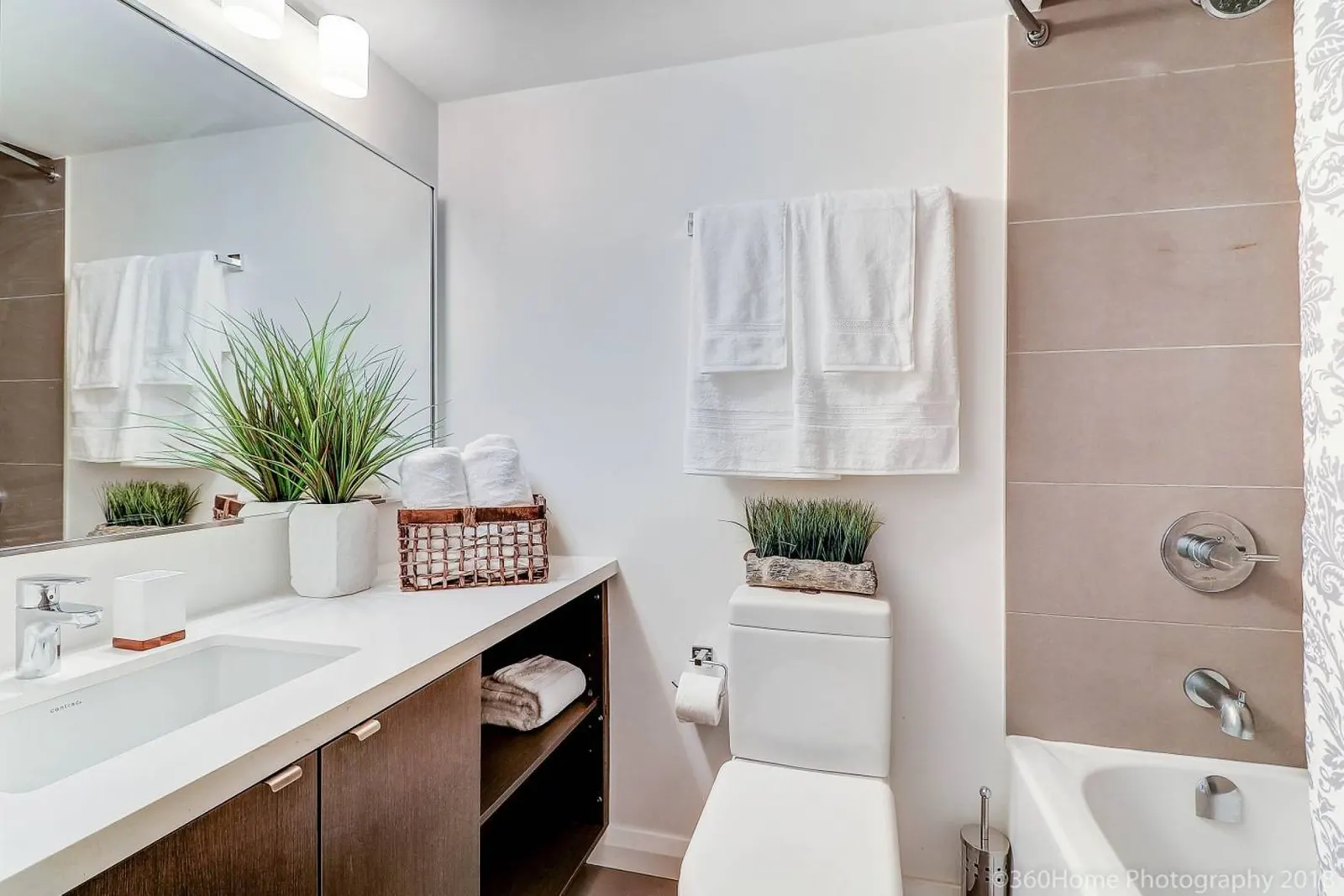 Instant Suites Junior Suite at Yorkville ☆☆☆☆☆ 13