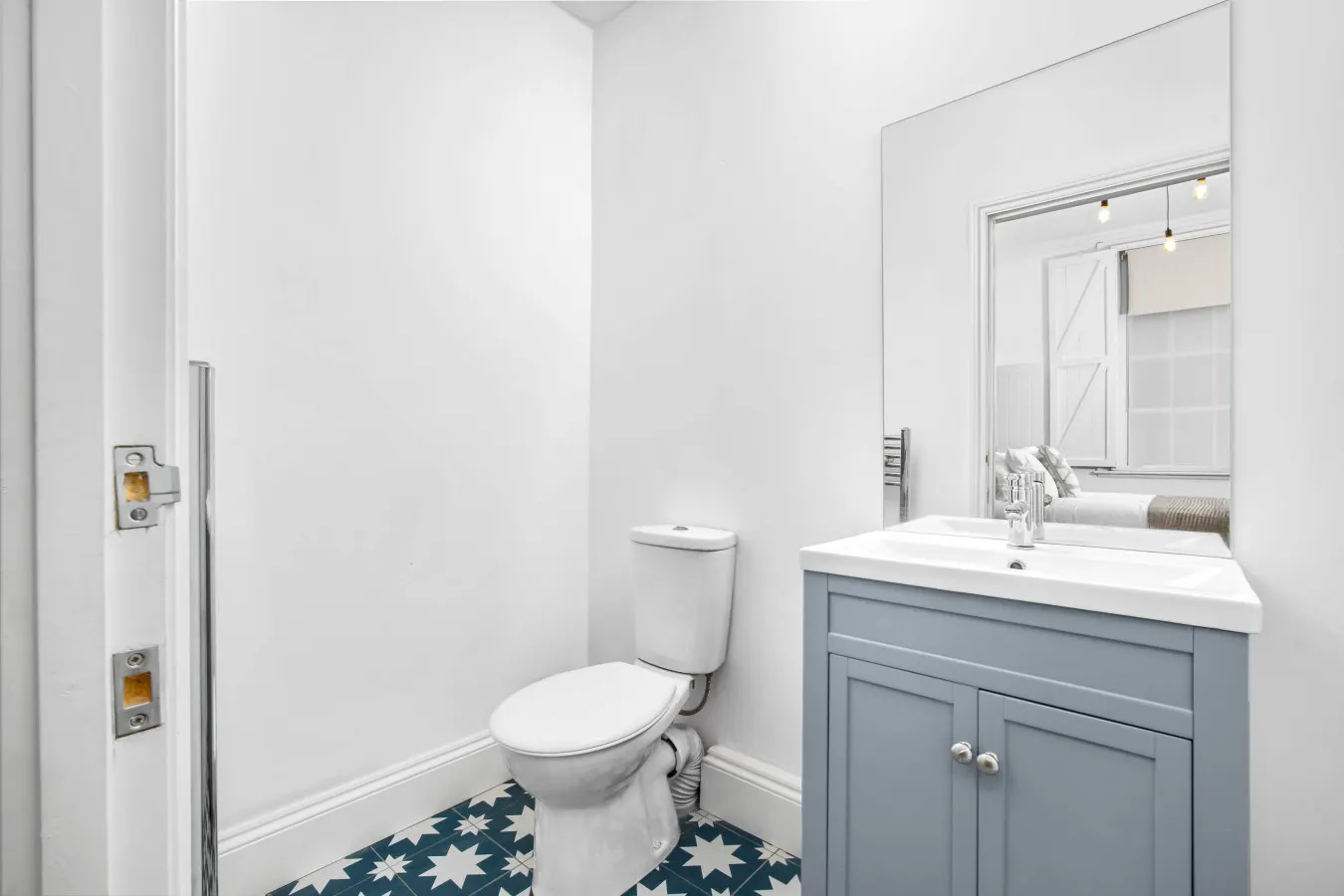 Stylish 2 Bedroom Apartment - Netflix - Wolverhampton Centre 11