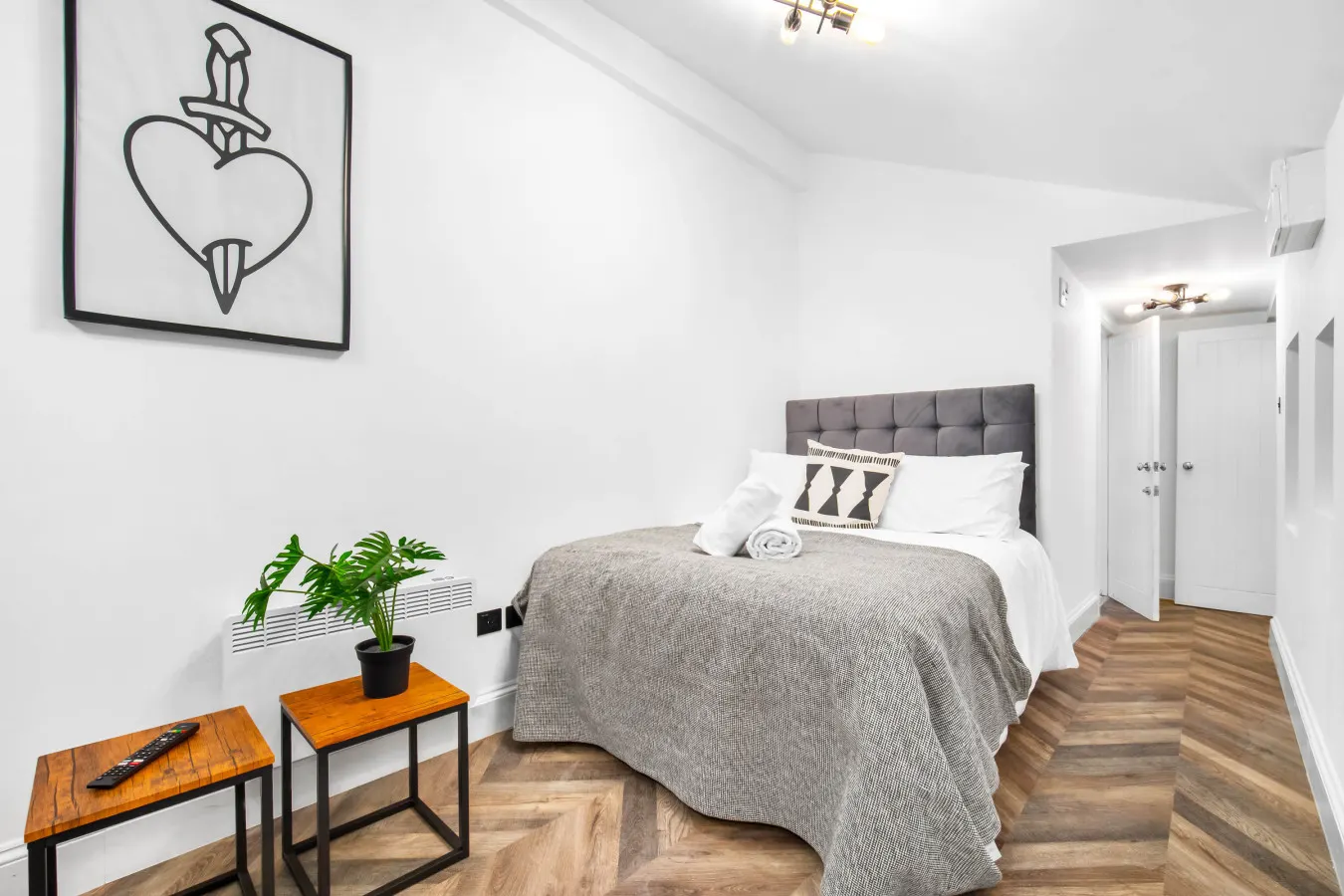 Stylish 2 Bedroom Apartment - Netflix - Wolverhampton Centre 12