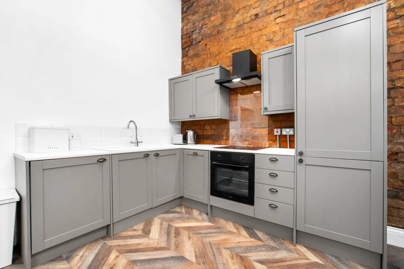 Stylish 2 Bedroom Apartment - Netflix - Wolverhampton Centre 4