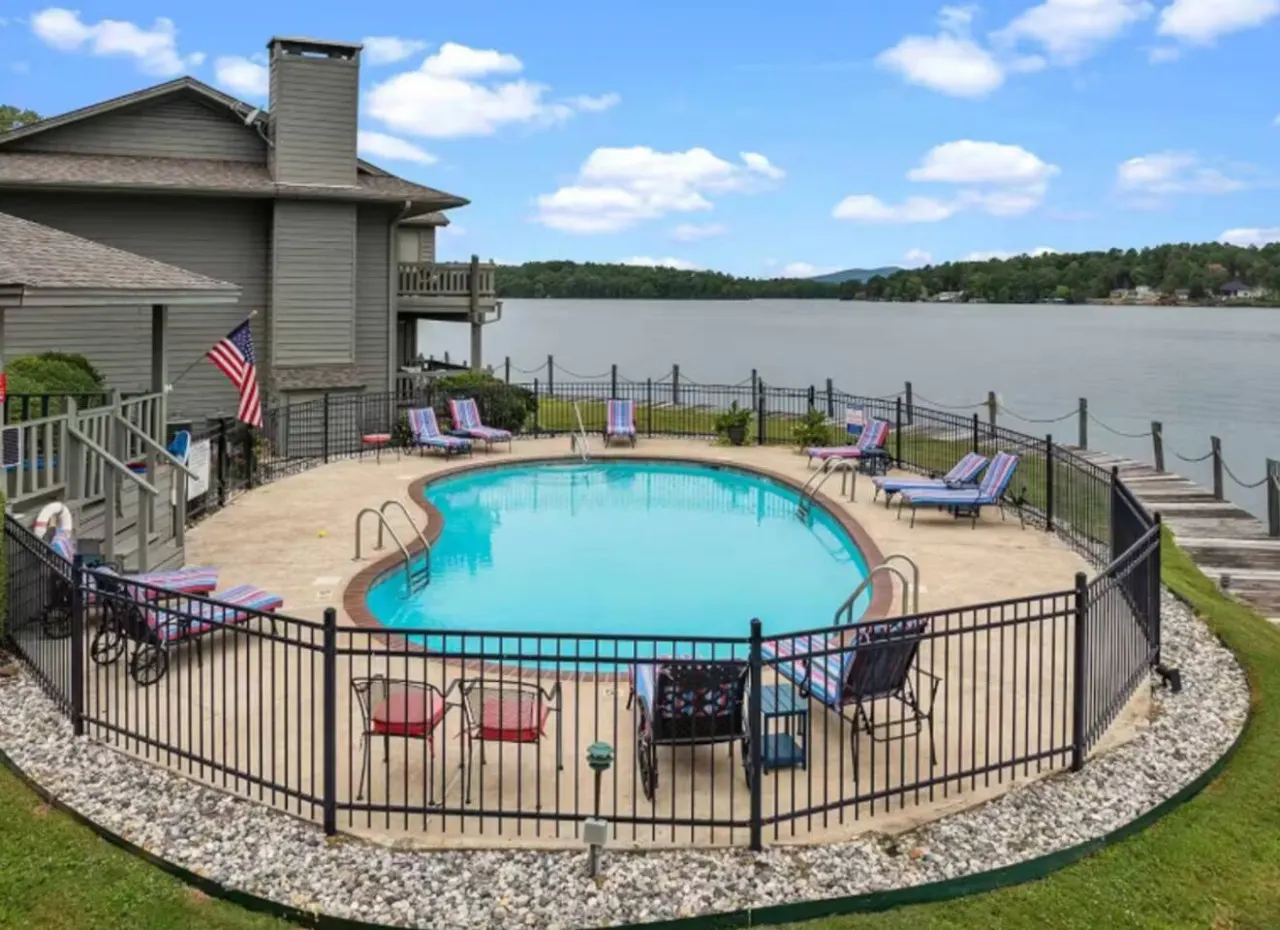 Condo with a boat slip — photo 4