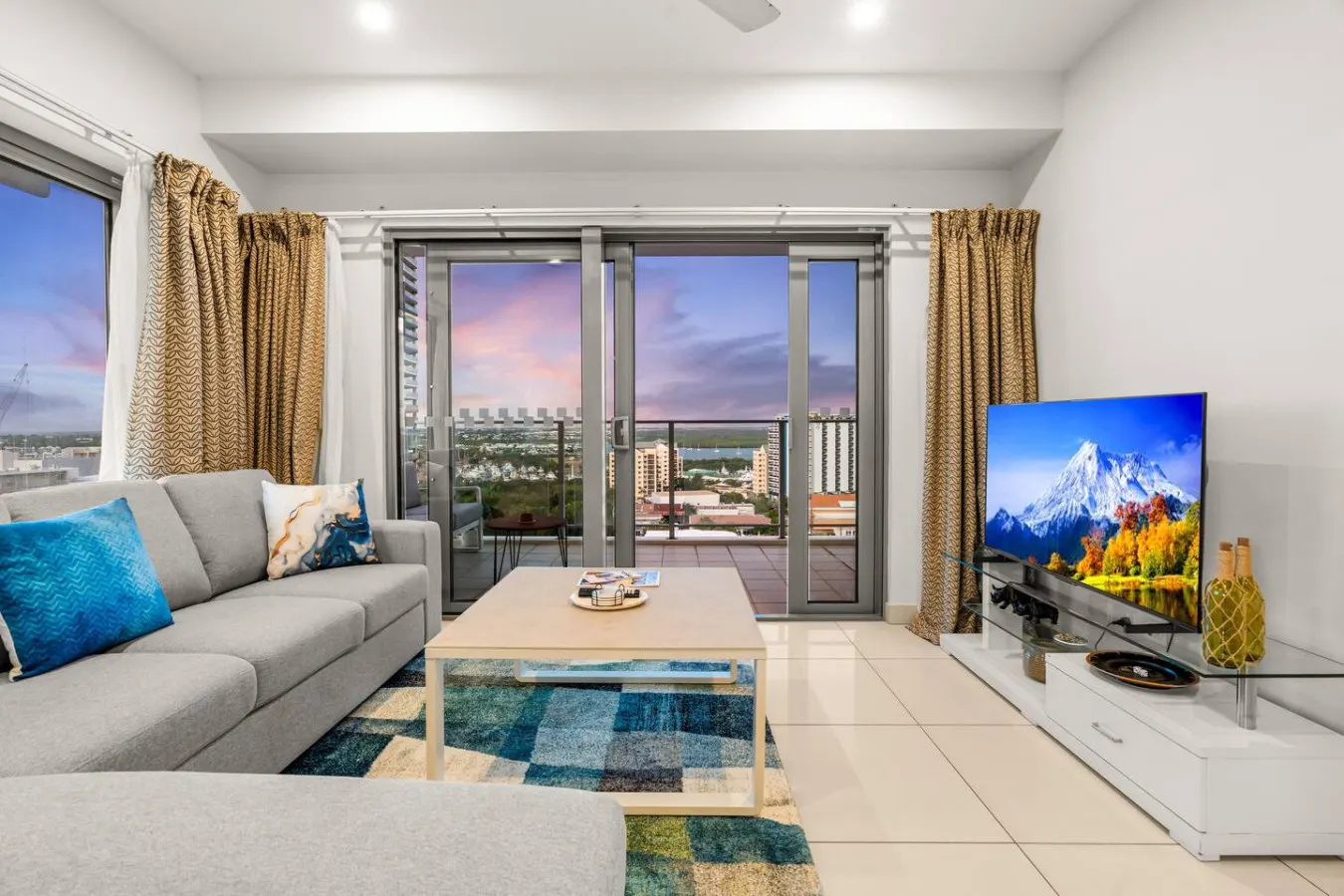 Reef-side Splendor: City Vistas ~ Pool ~ Workspace 15