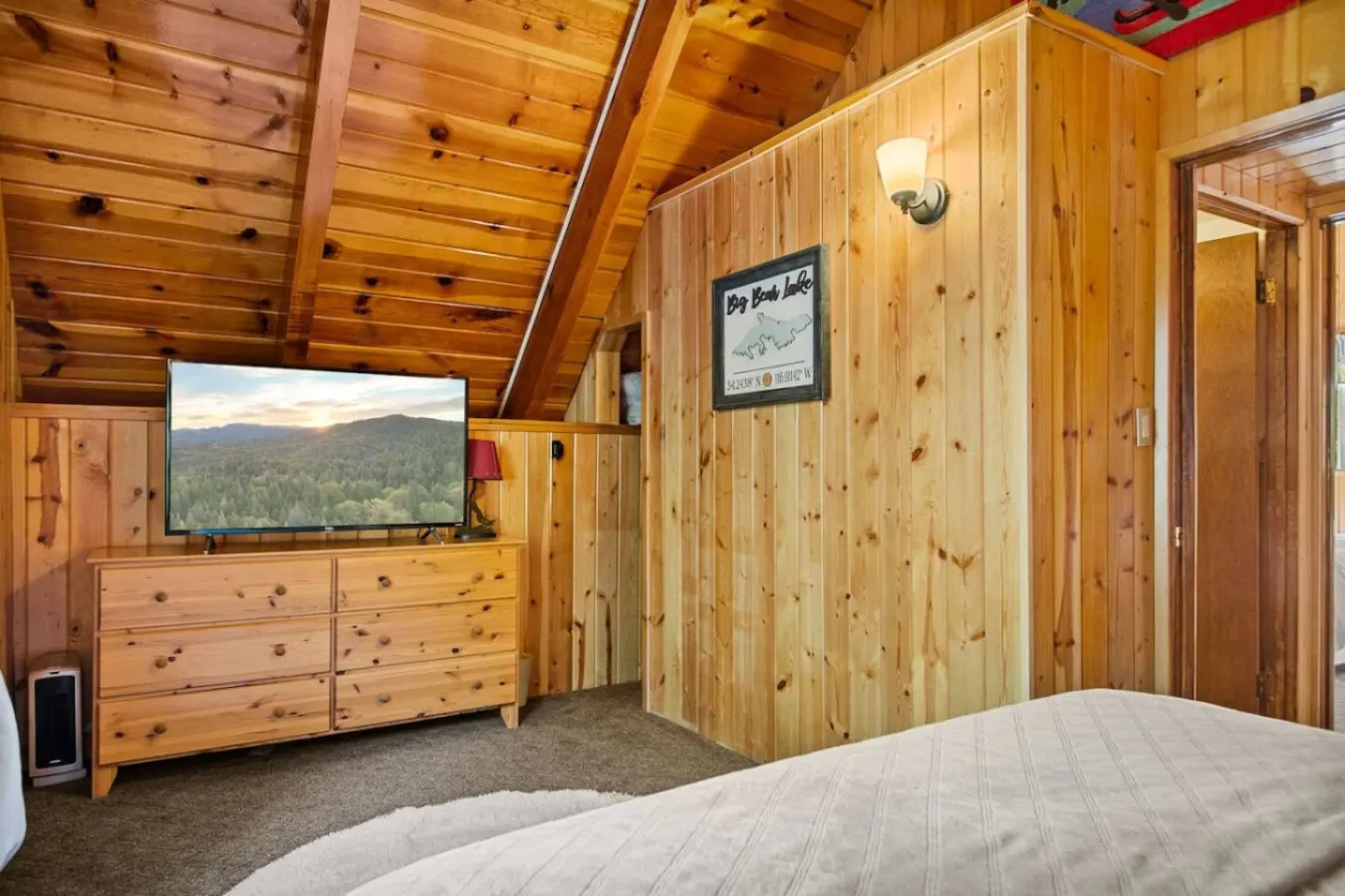 3BR Alpen Haus Sauna, Hot Tub, Game Room & BBQ 15