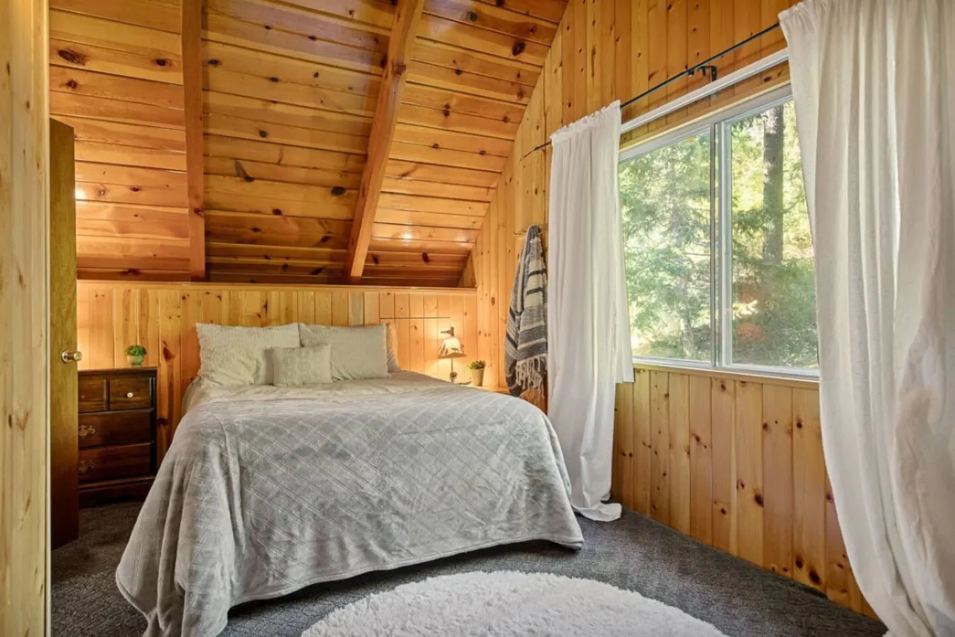 3BR Alpen Haus Sauna, Hot Tub, Game Room & BBQ 16