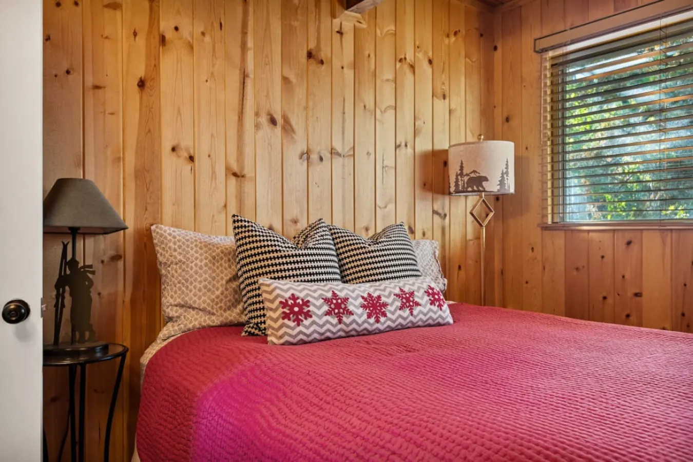 3BR Alpen Haus Sauna, Hot Tub, Game Room & BBQ 18