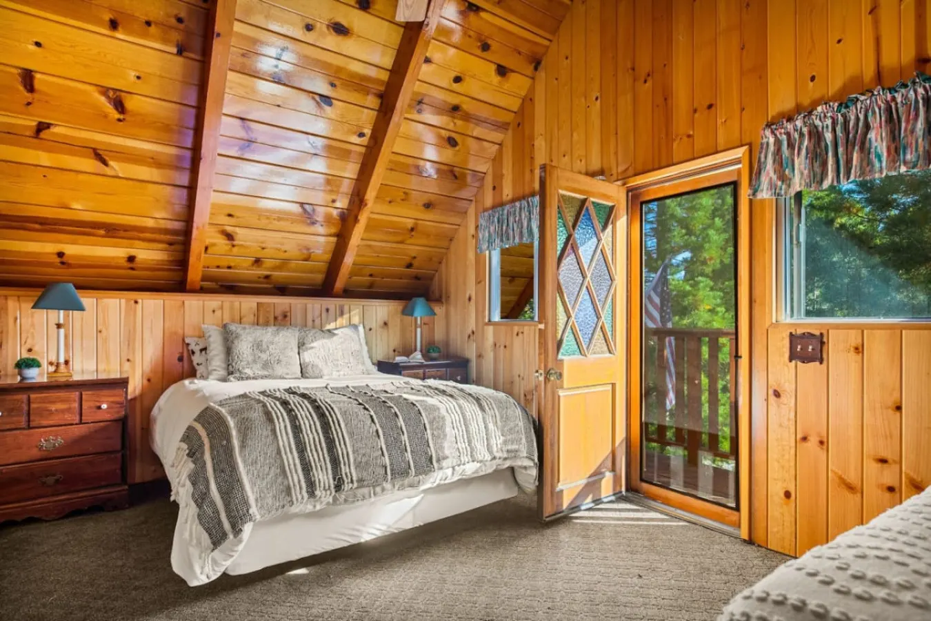3BR Alpen Haus Sauna, Hot Tub, Game Room & BBQ 20