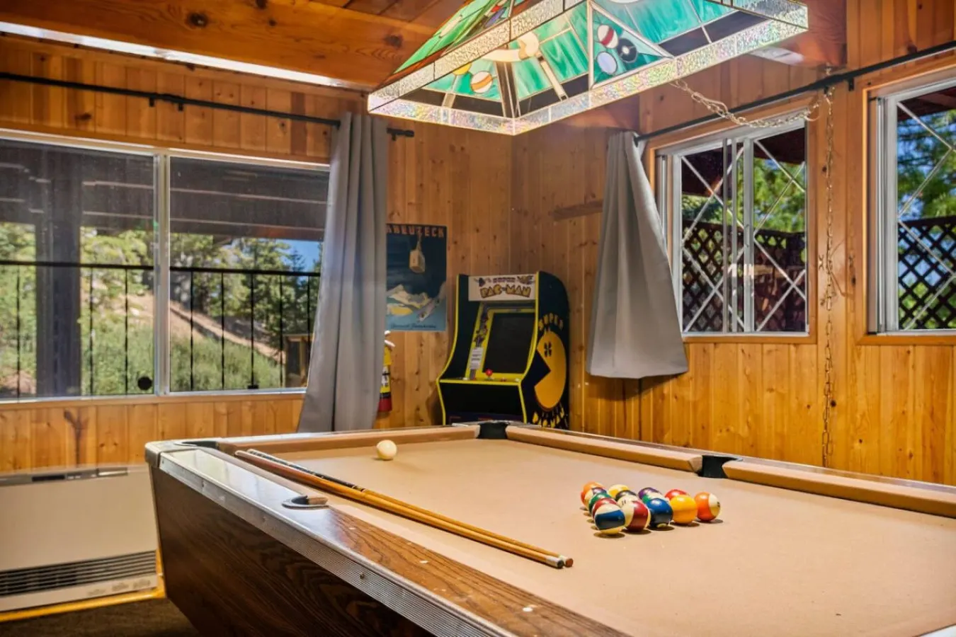 3BR Alpen Haus Sauna, Hot Tub, Game Room & BBQ 4