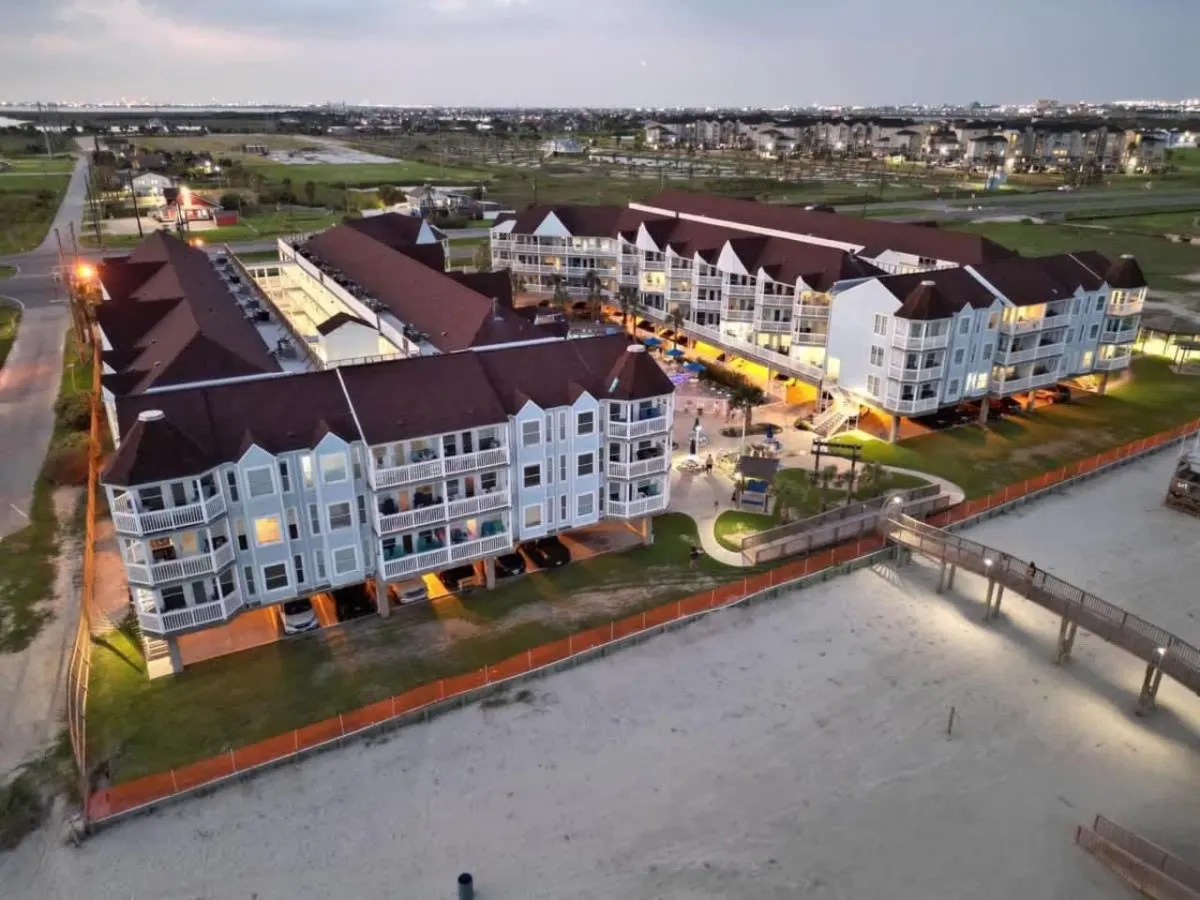 Easy Beach Access! Charming Beachside Condo! 1