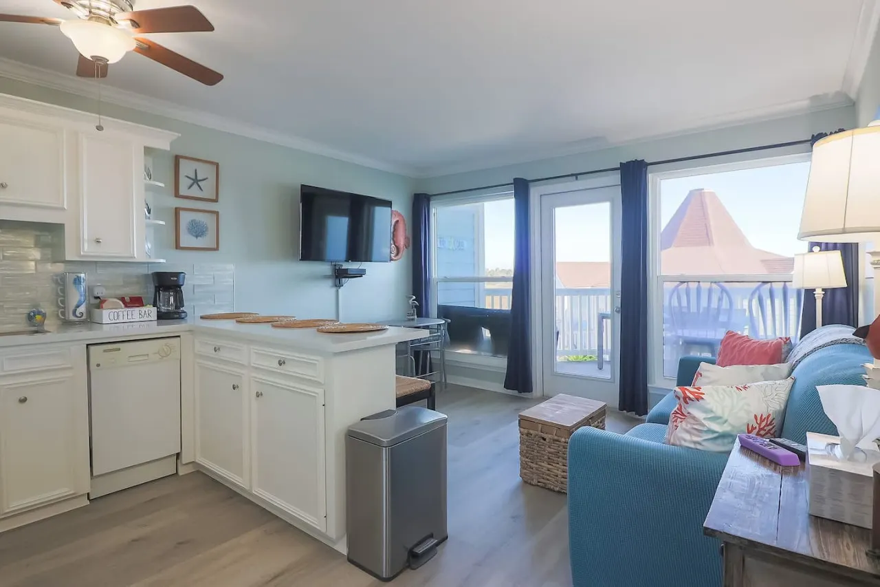 Easy Beach Access! Charming Beachside Condo! 13