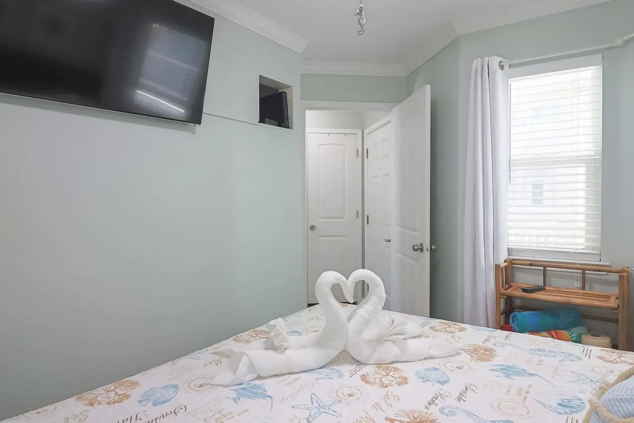 Easy Beach Access! Charming Beachside Condo! 20
