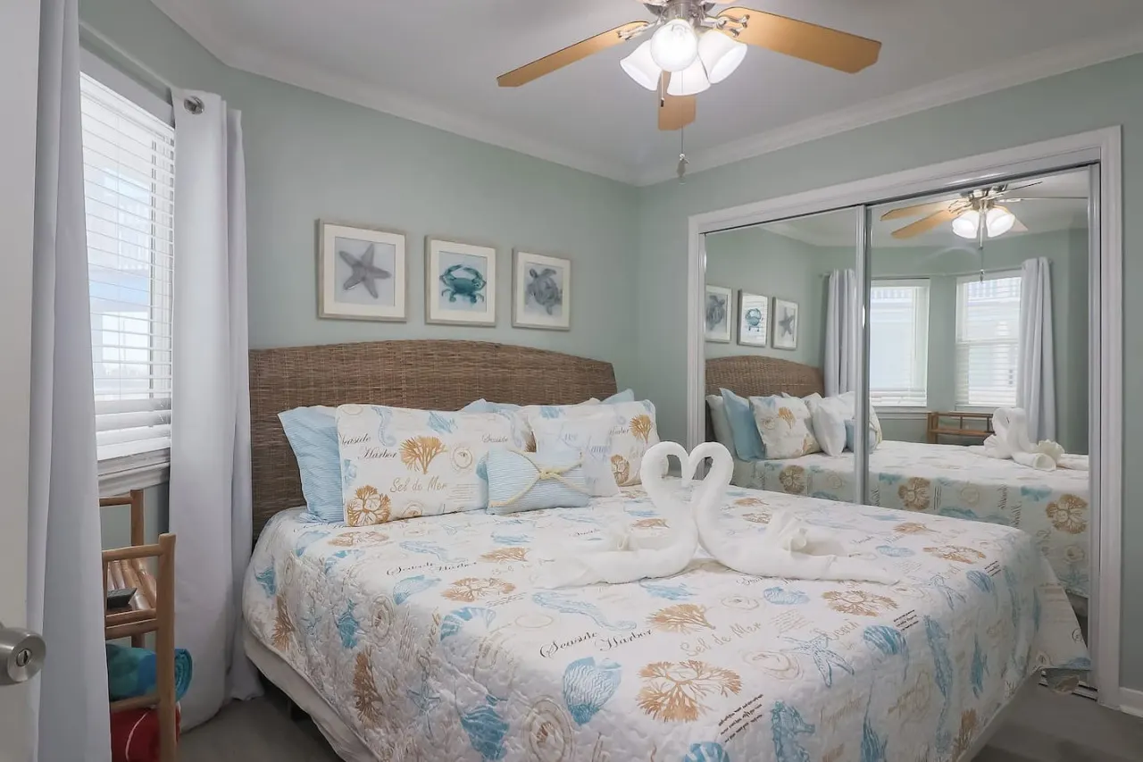 Easy Beach Access! Charming Beachside Condo! 8