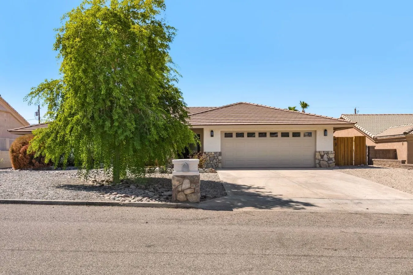 Havasu Caravelle - Pool Table, BBQ, Bar, Ping Pong 10