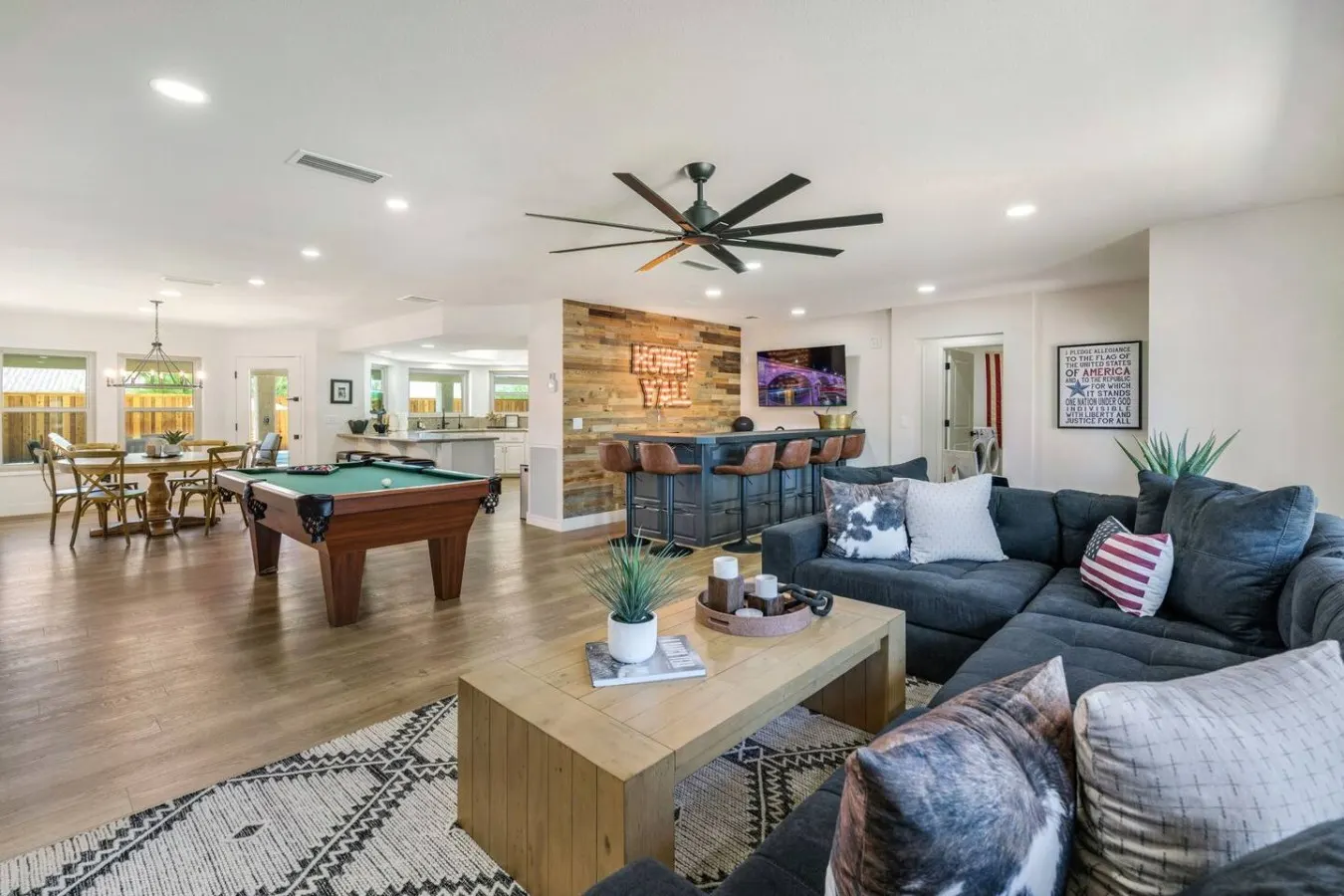 Havasu Caravelle - Pool Table, BBQ, Bar, Ping Pong — photo 4