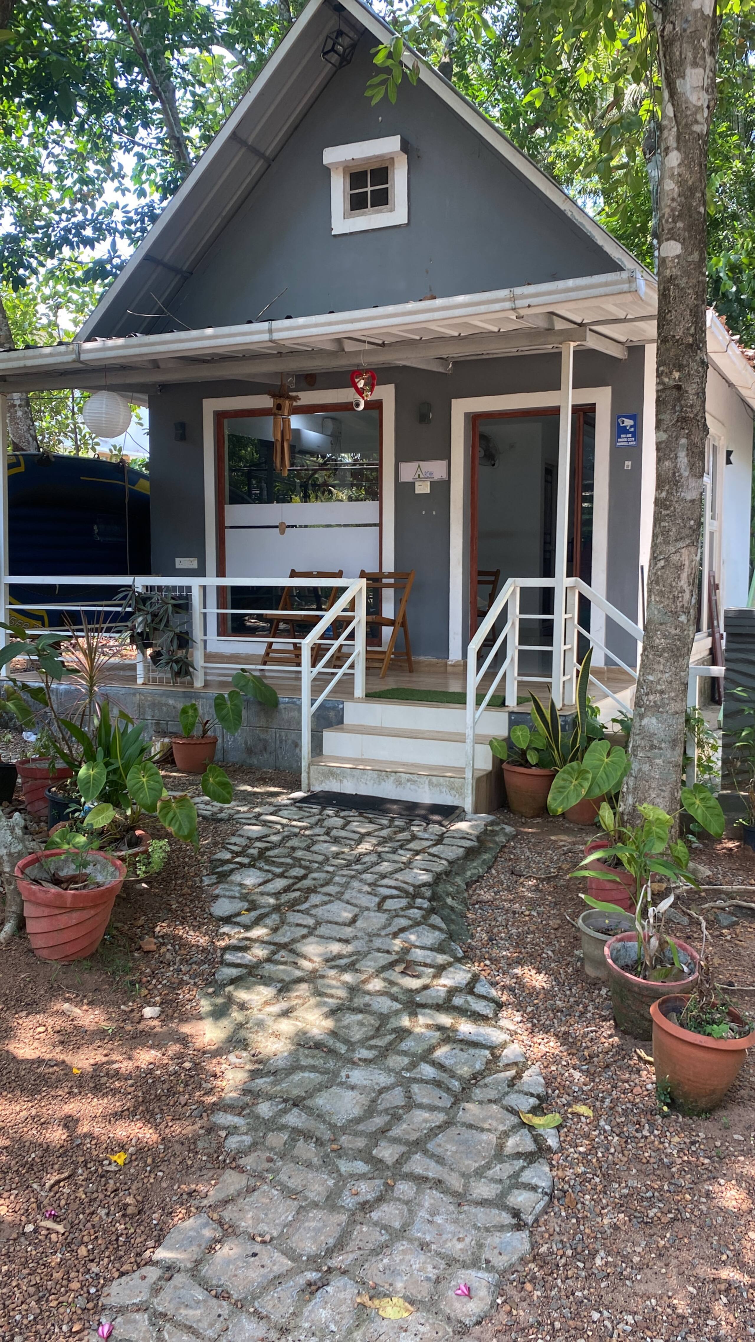 Archh Garden woods hut 2